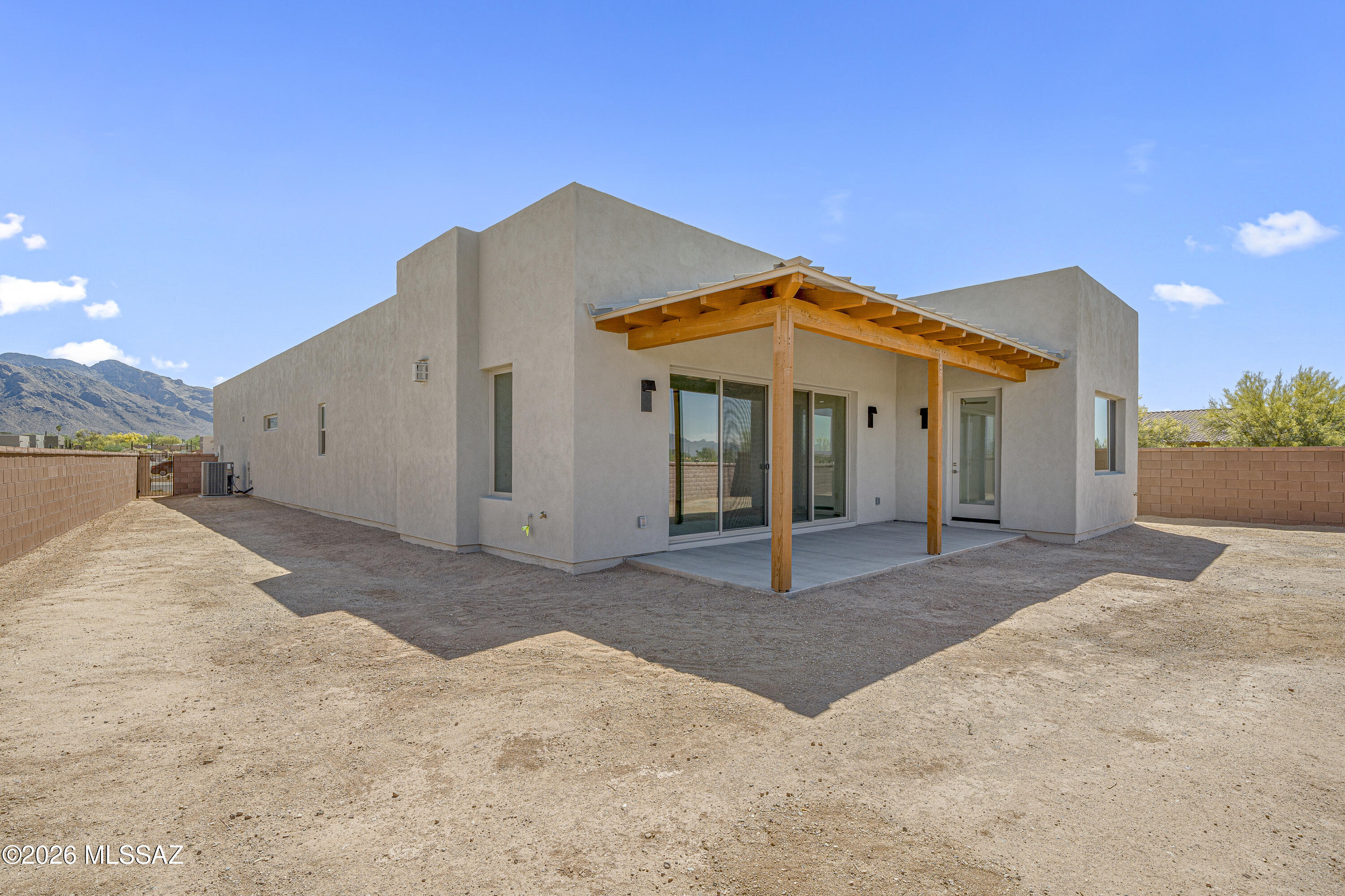 2074 W Spotted Toad Court