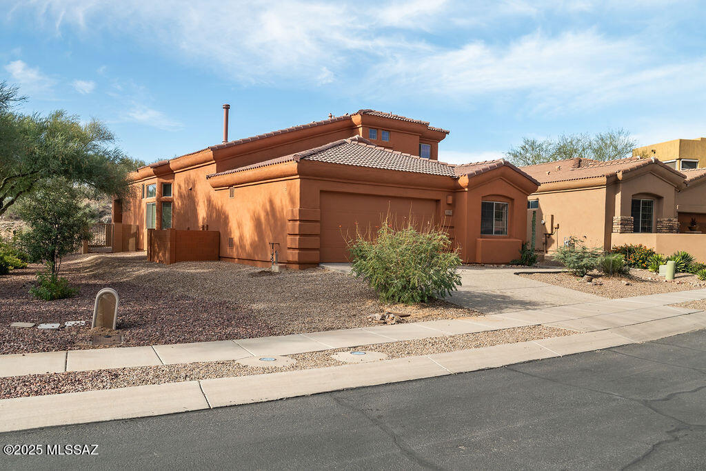 203 E Brearley Drive