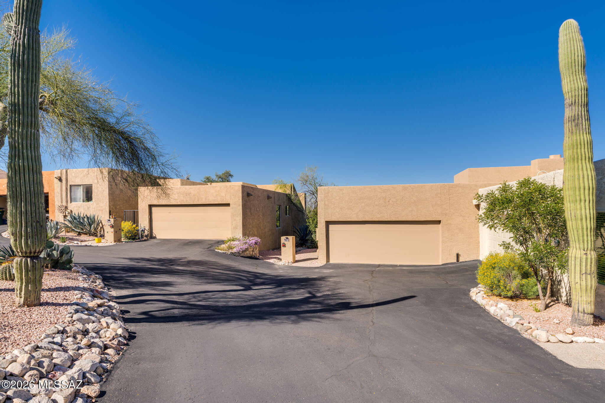 El Mirador Townhouses (1-41) - Residential