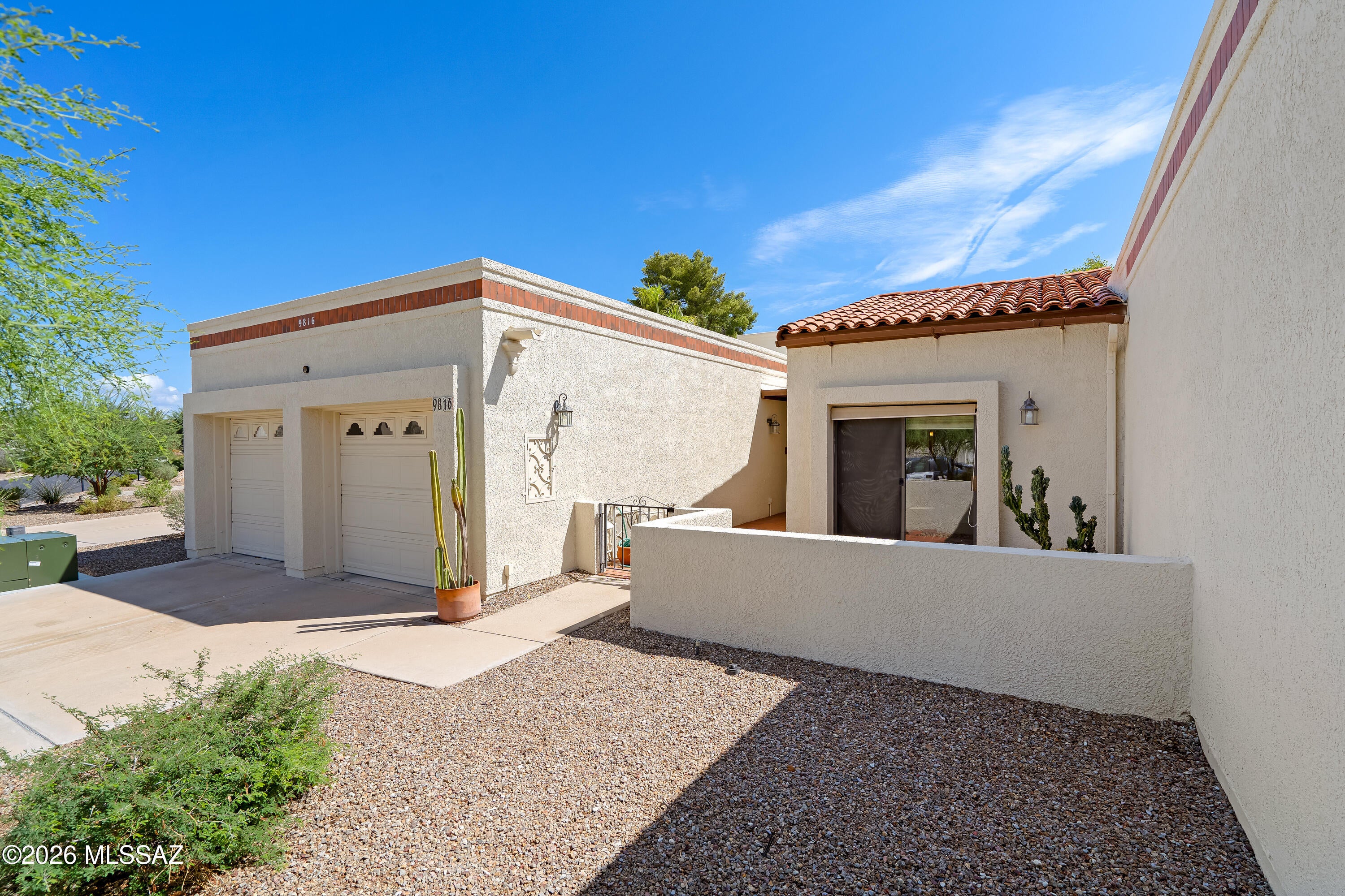 9816 N Calle Loma Linda