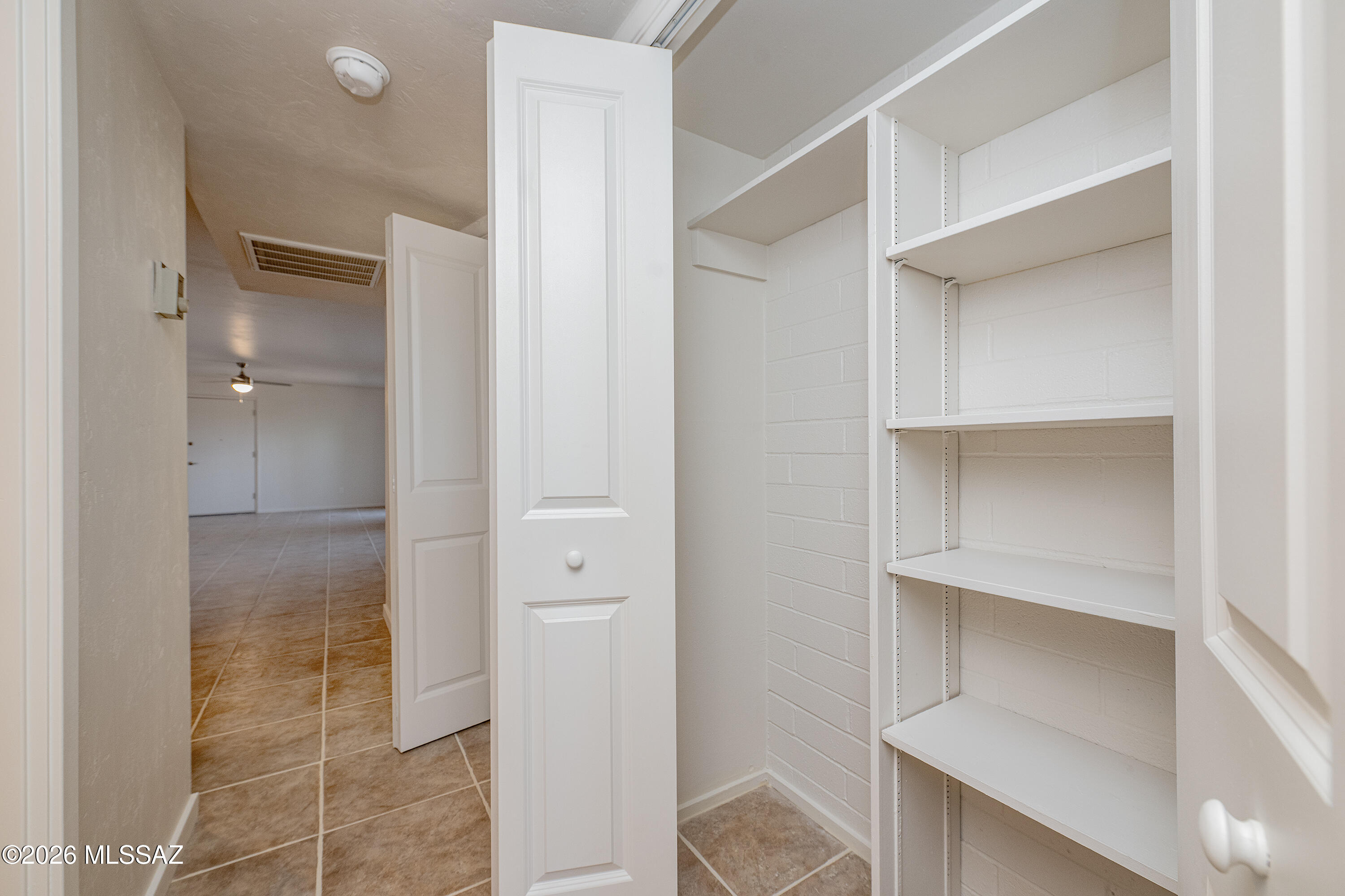Royal Alvernon Condos. - Residential