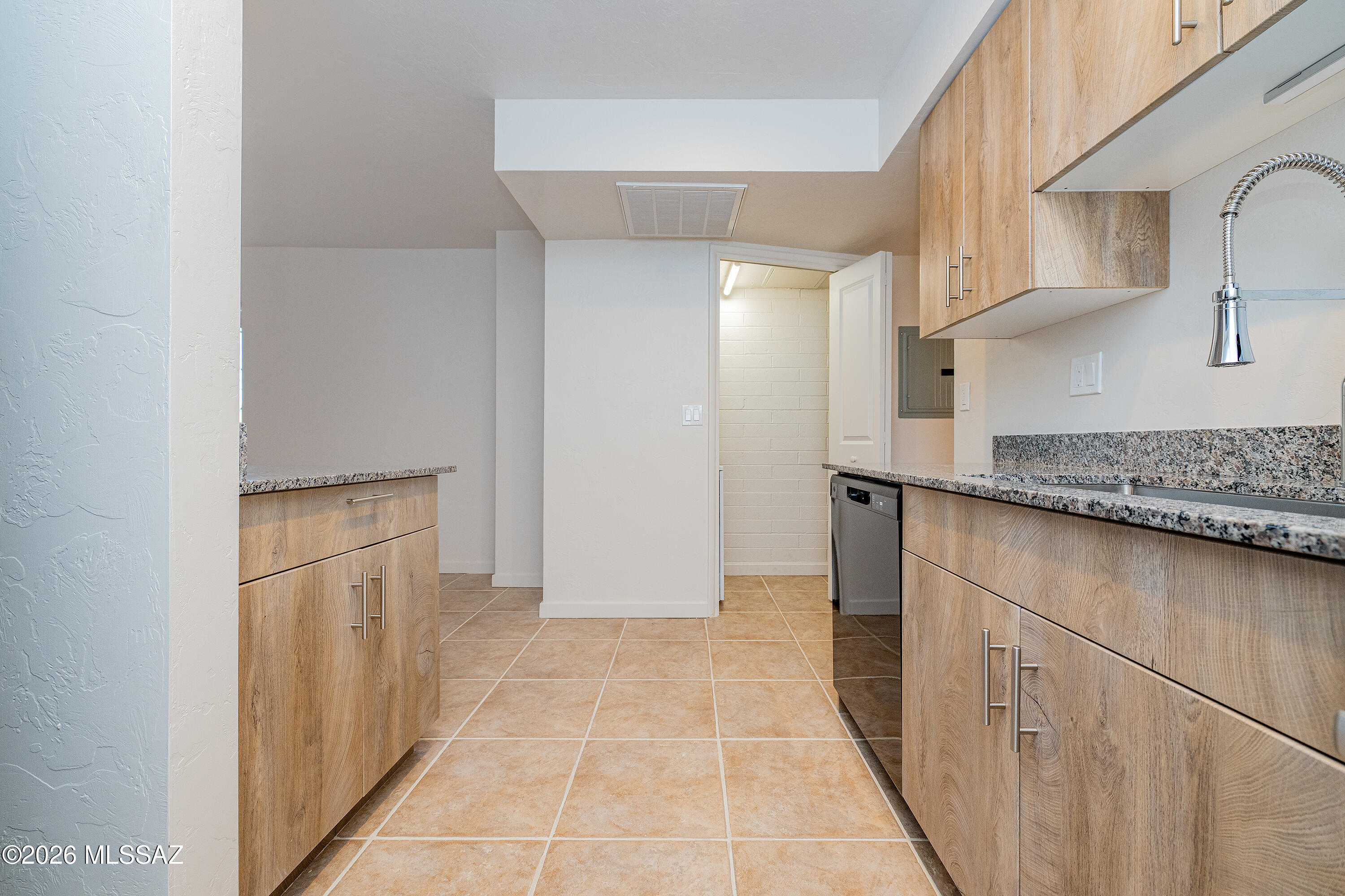 Royal Alvernon Condos. - Residential