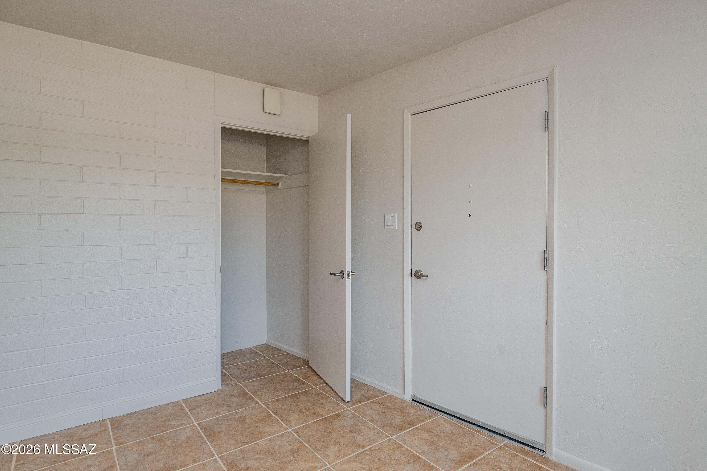 Royal Alvernon Condos. - Residential