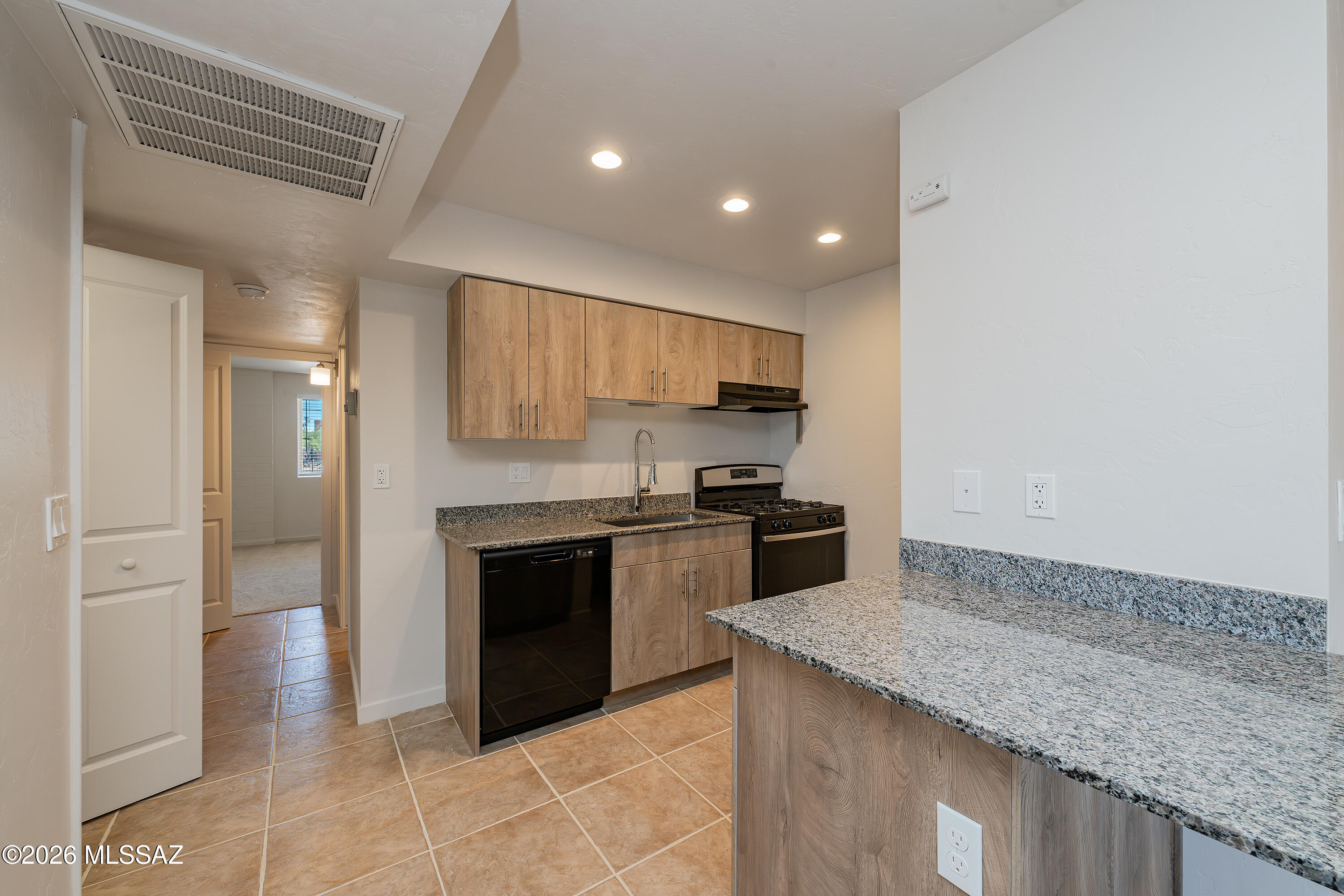 Royal Alvernon Condos. - Residential