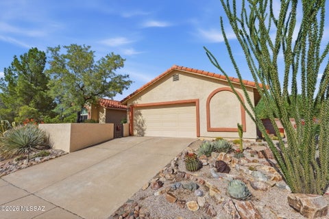 Photo of 1211 N Avenida Canon Del Cajon, Green Valley, AZ 85614 (MLS # 22621766)