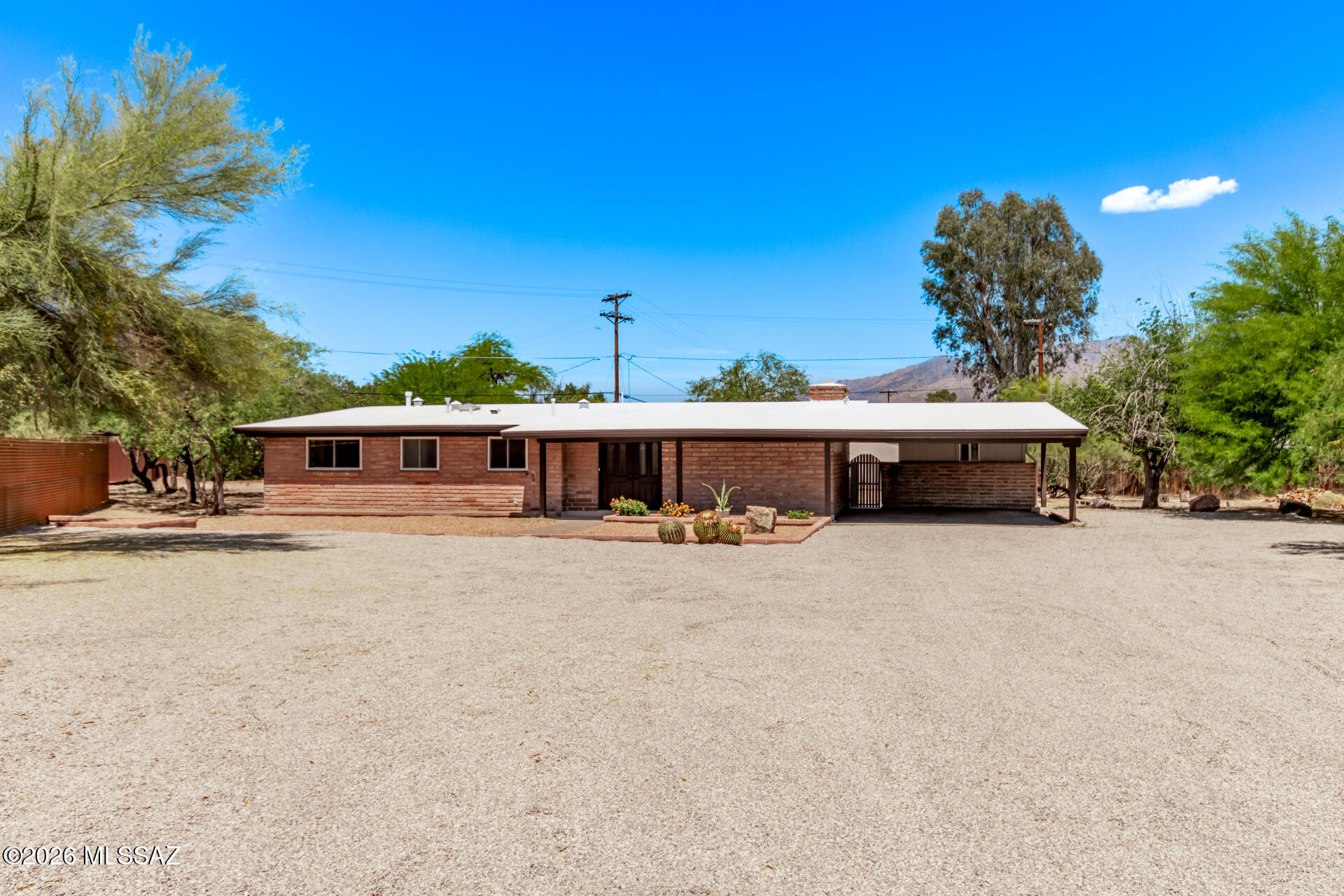 2509 N Indian Ridge Drive