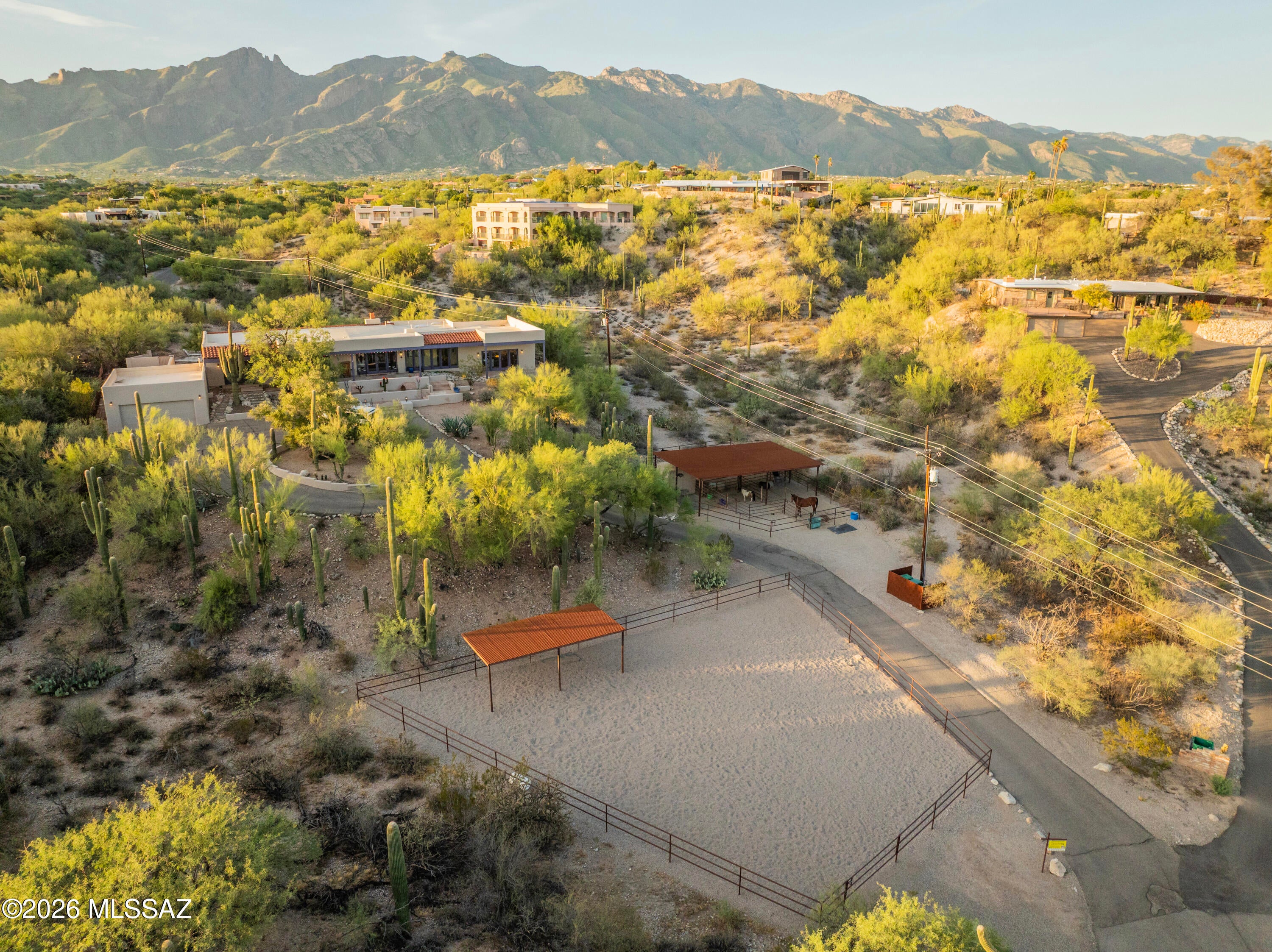 4015 E Camino Llanoso