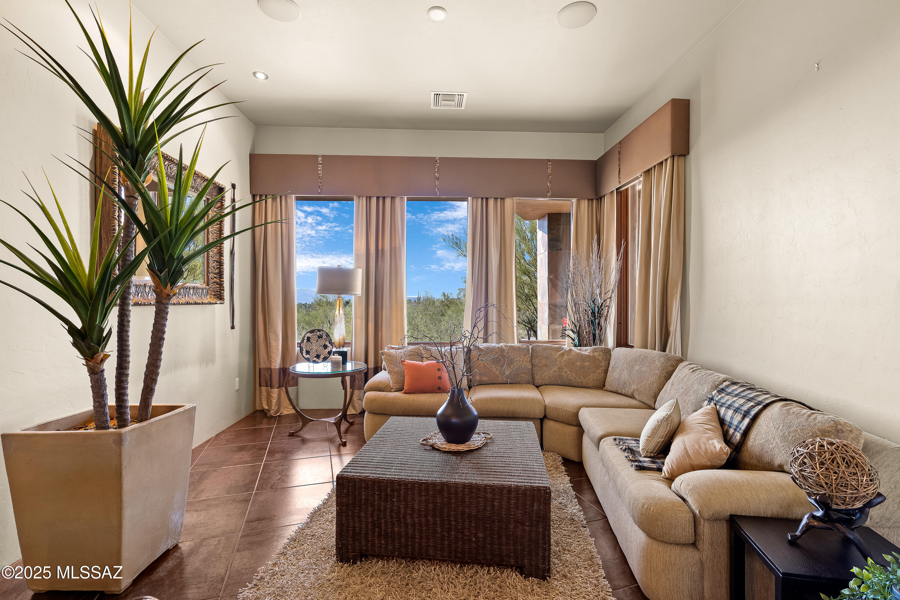 2200 W Owl Head Place