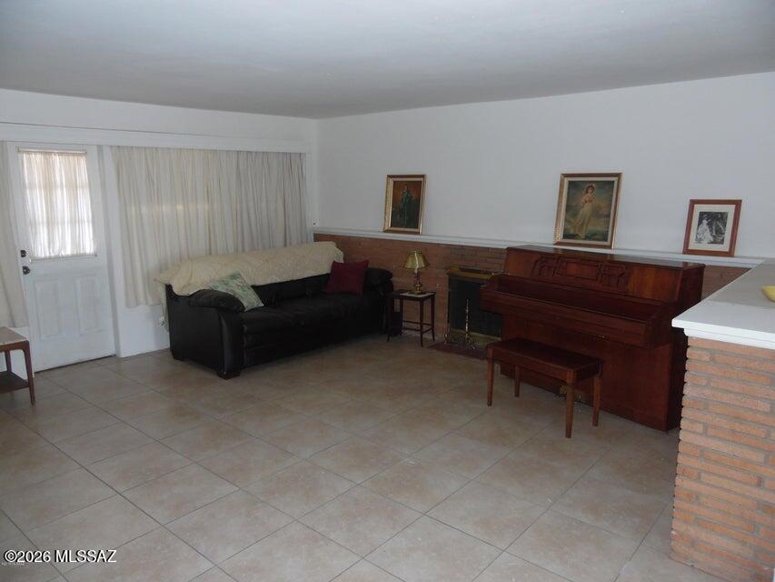 Alvernon Addition - Residential Lease