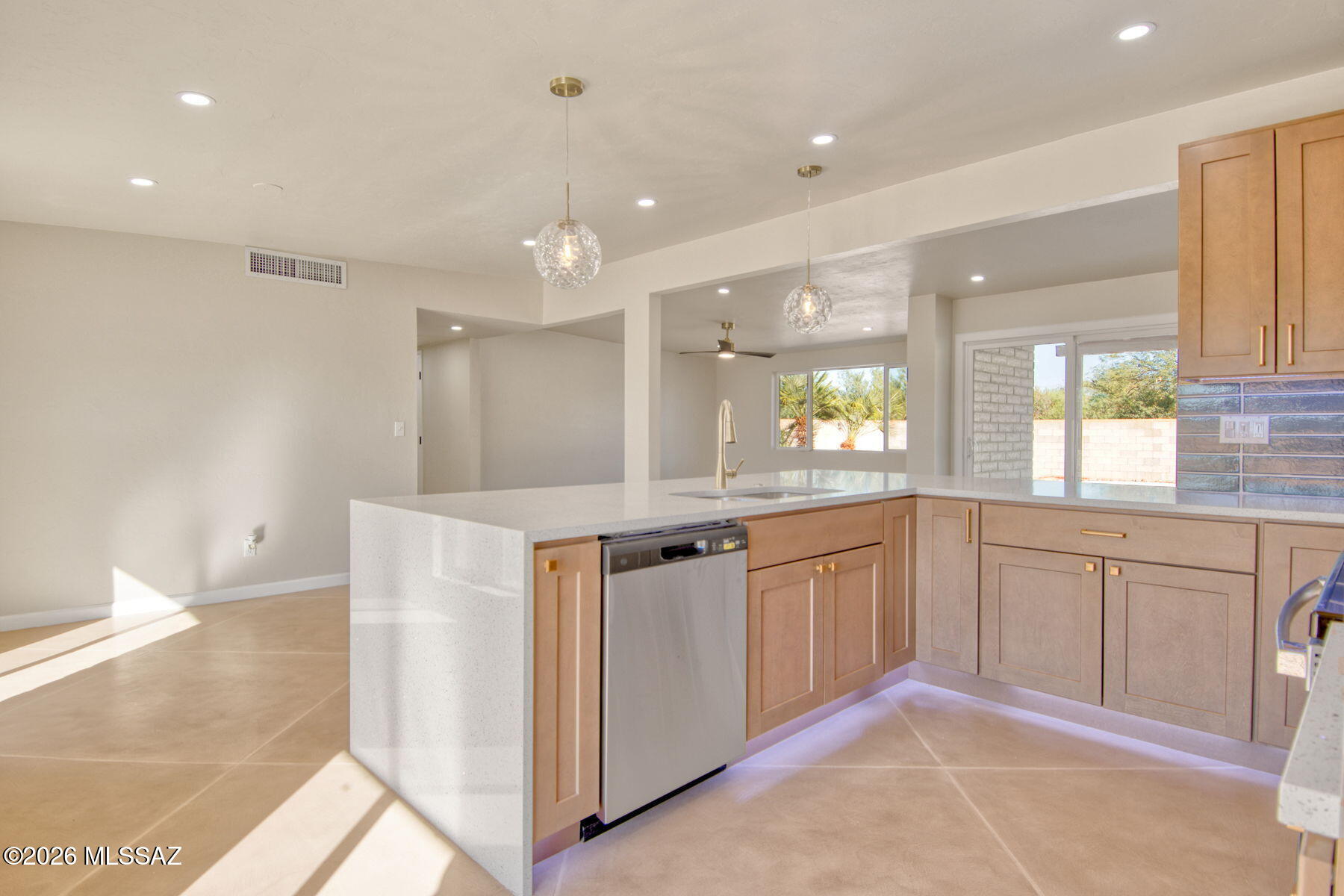 1602 W Dawn Drive