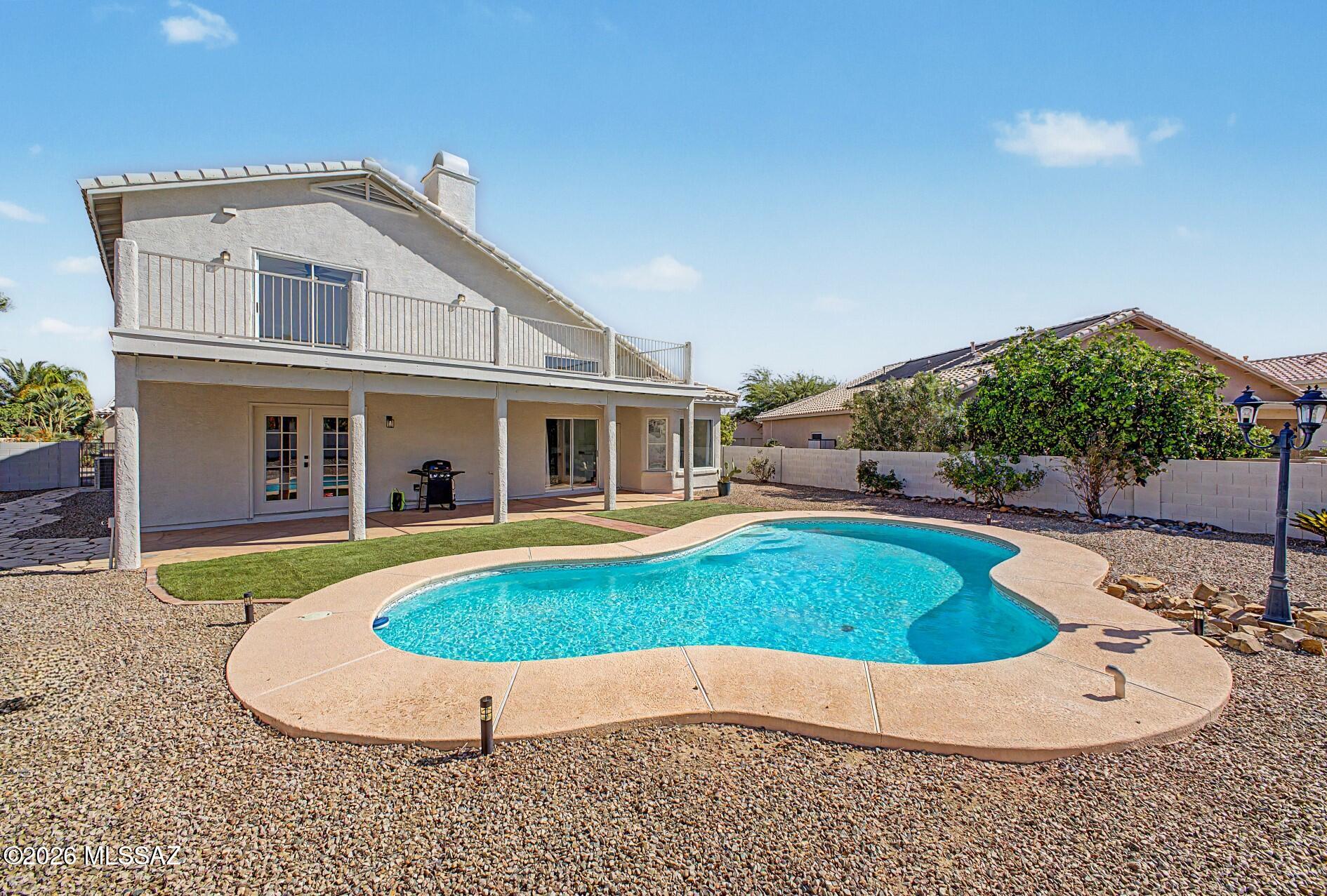 2026 W Three Oaks Drive