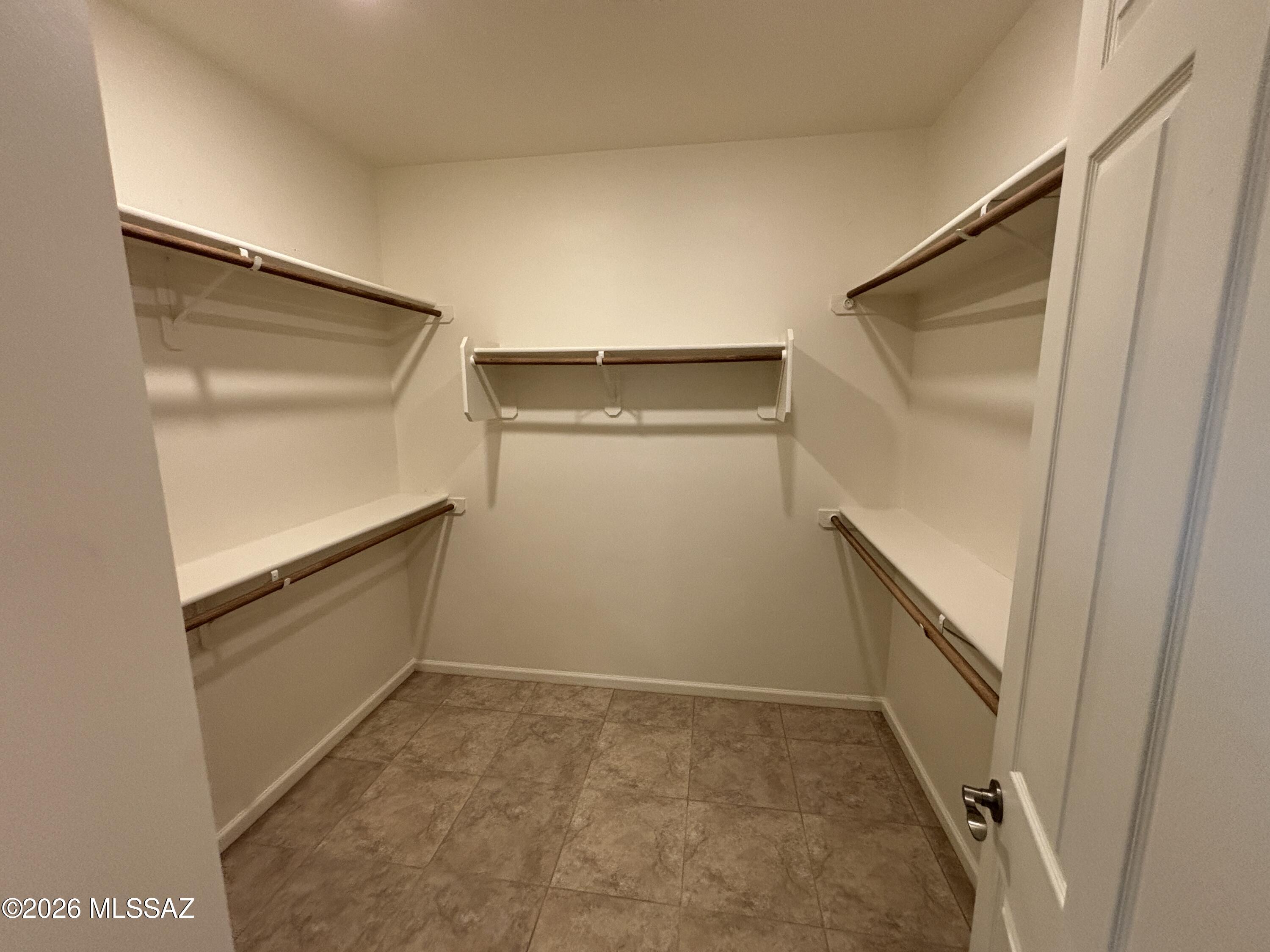 La Estancia De Tucson (1-330) - Residential Lease