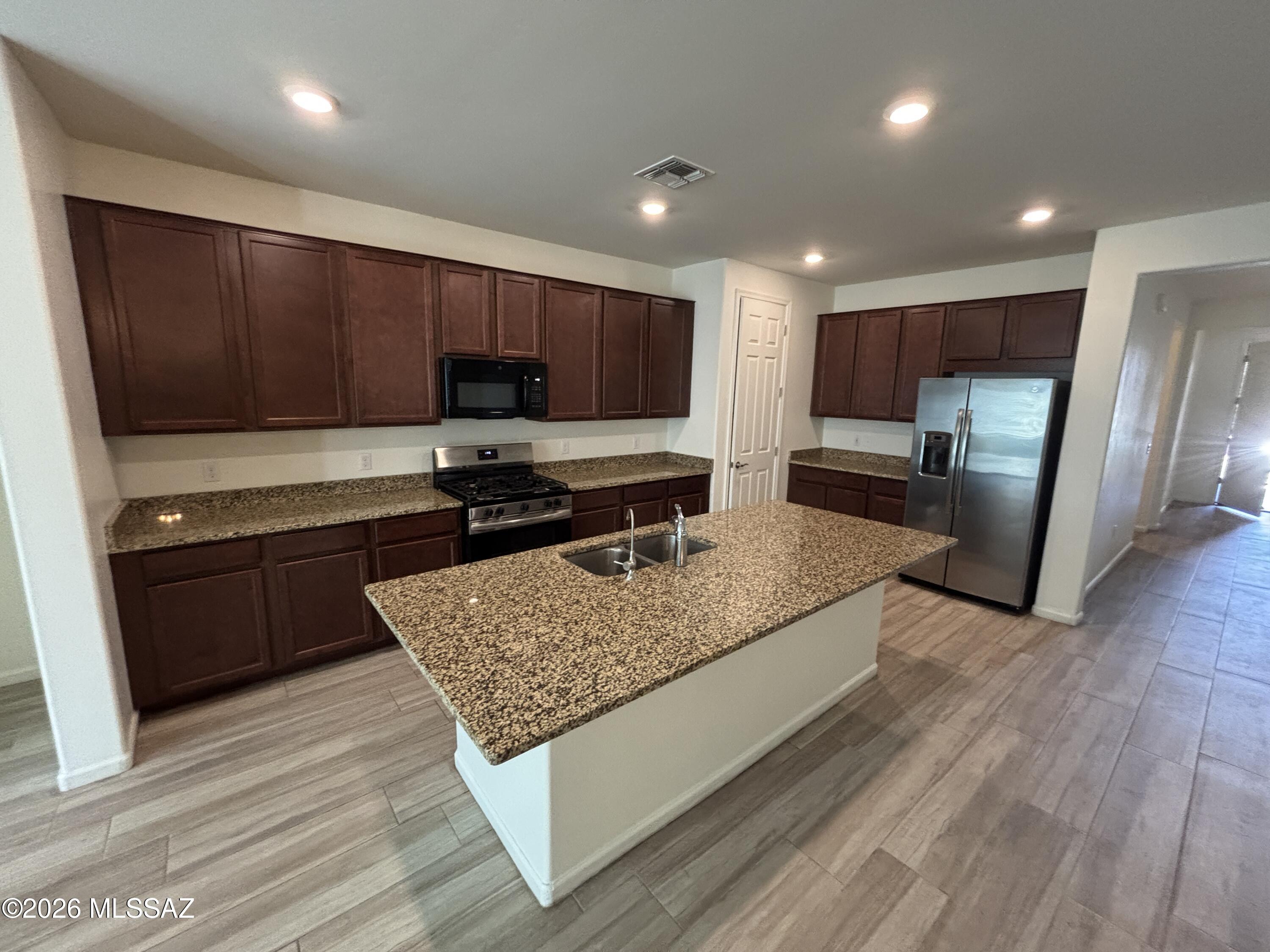 La Estancia De Tucson (1-330) - Residential Lease