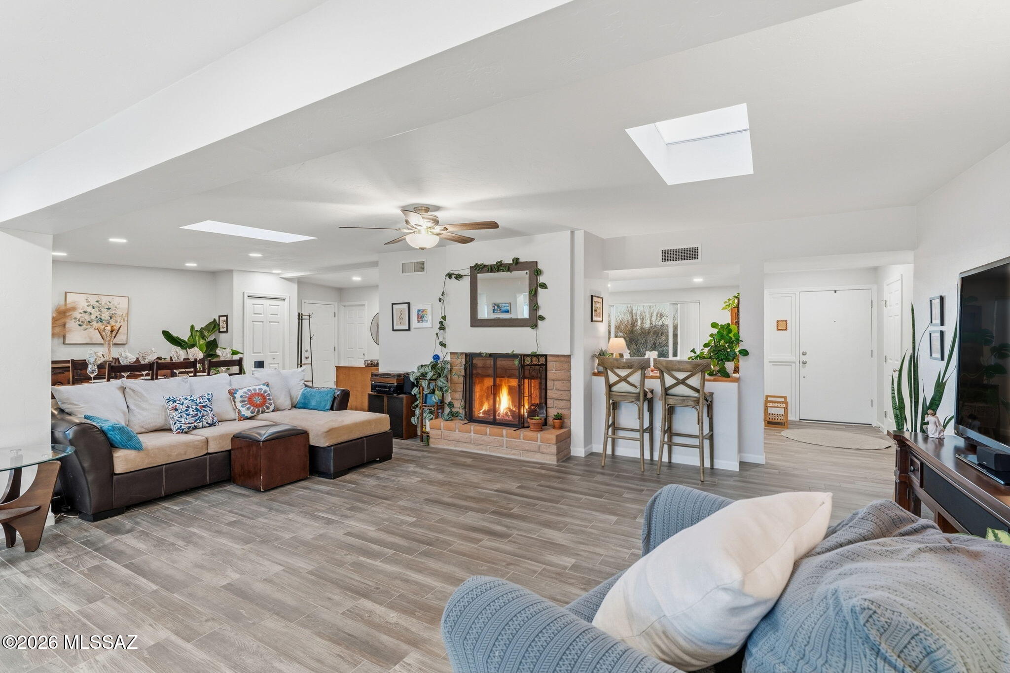 1511 W Liddell Drive