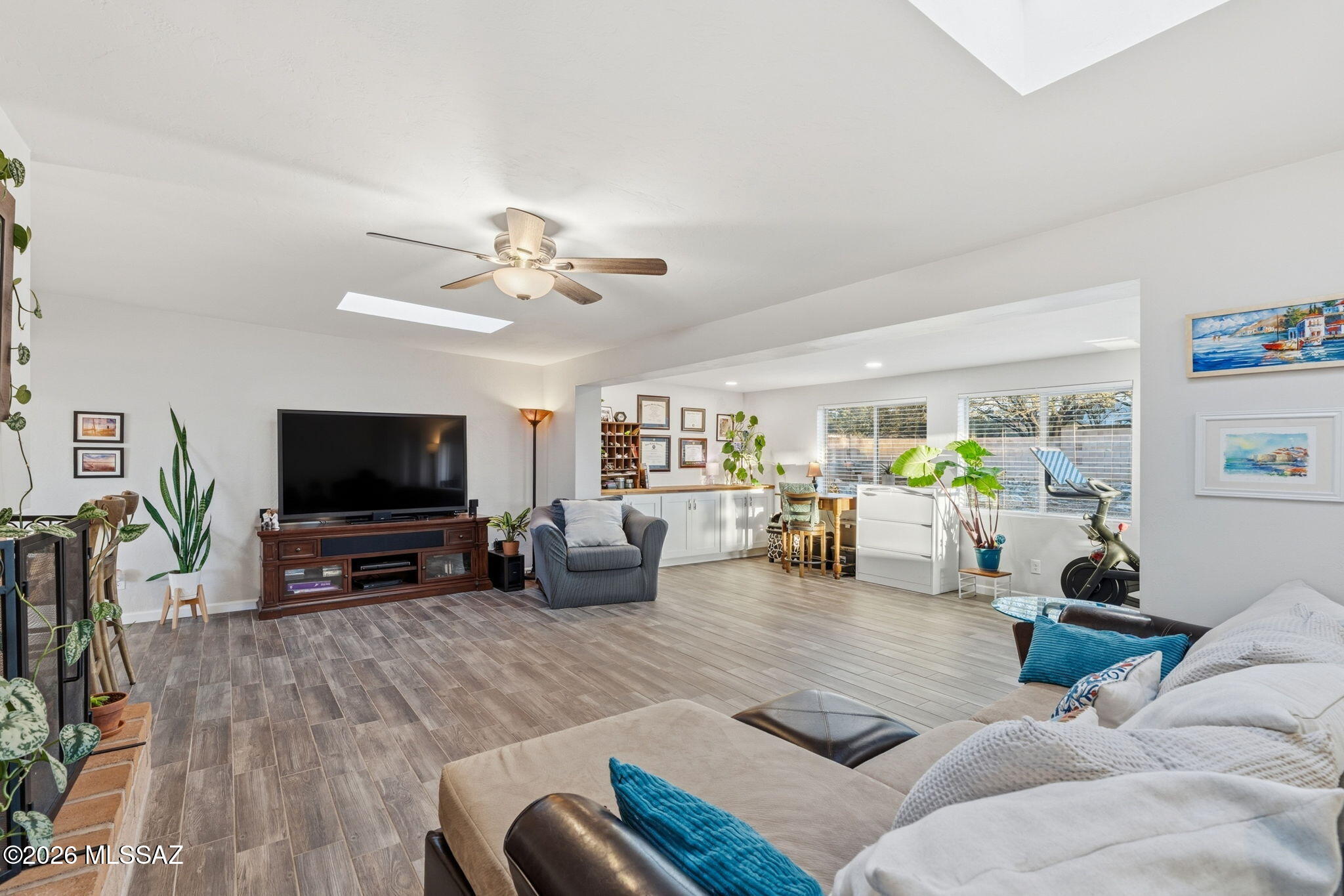 1511 W Liddell Drive