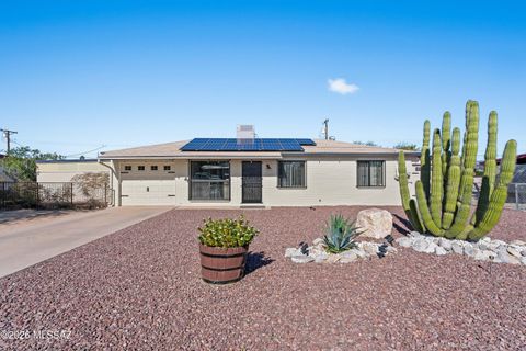 Photo of 5717 E Calle Aurora, Tucson, AZ 85711 (MLS # 22606169)