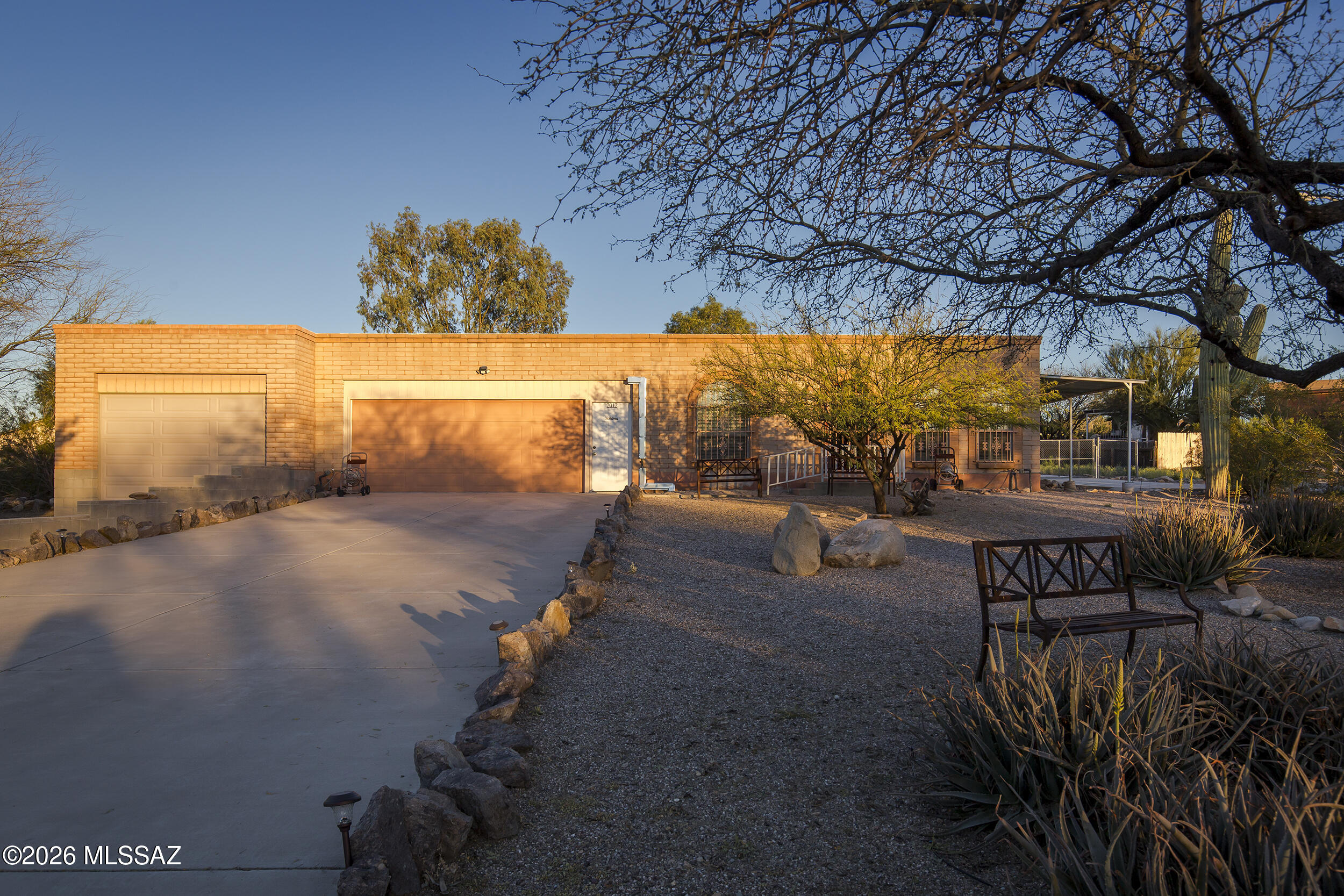 2012 N Horseshoe Trail