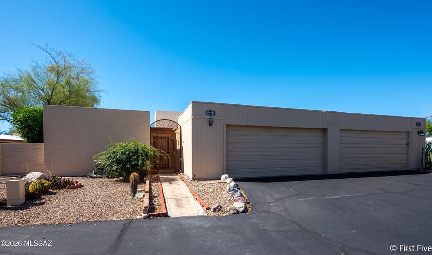 Fully Furnished 2 bedroom 2 bath townhouse! Arizona room can be used as an office. Very open and spacious. Backyard has nice side patio for table and chairs.  Available as a short-term 1-month minimum Lease or as a long term 1 year lease. All utilities included. List price is average, Season High rent $2495 and Season Low rent $1795, please call for exact pricing and availability. Call to schedule a showing today!