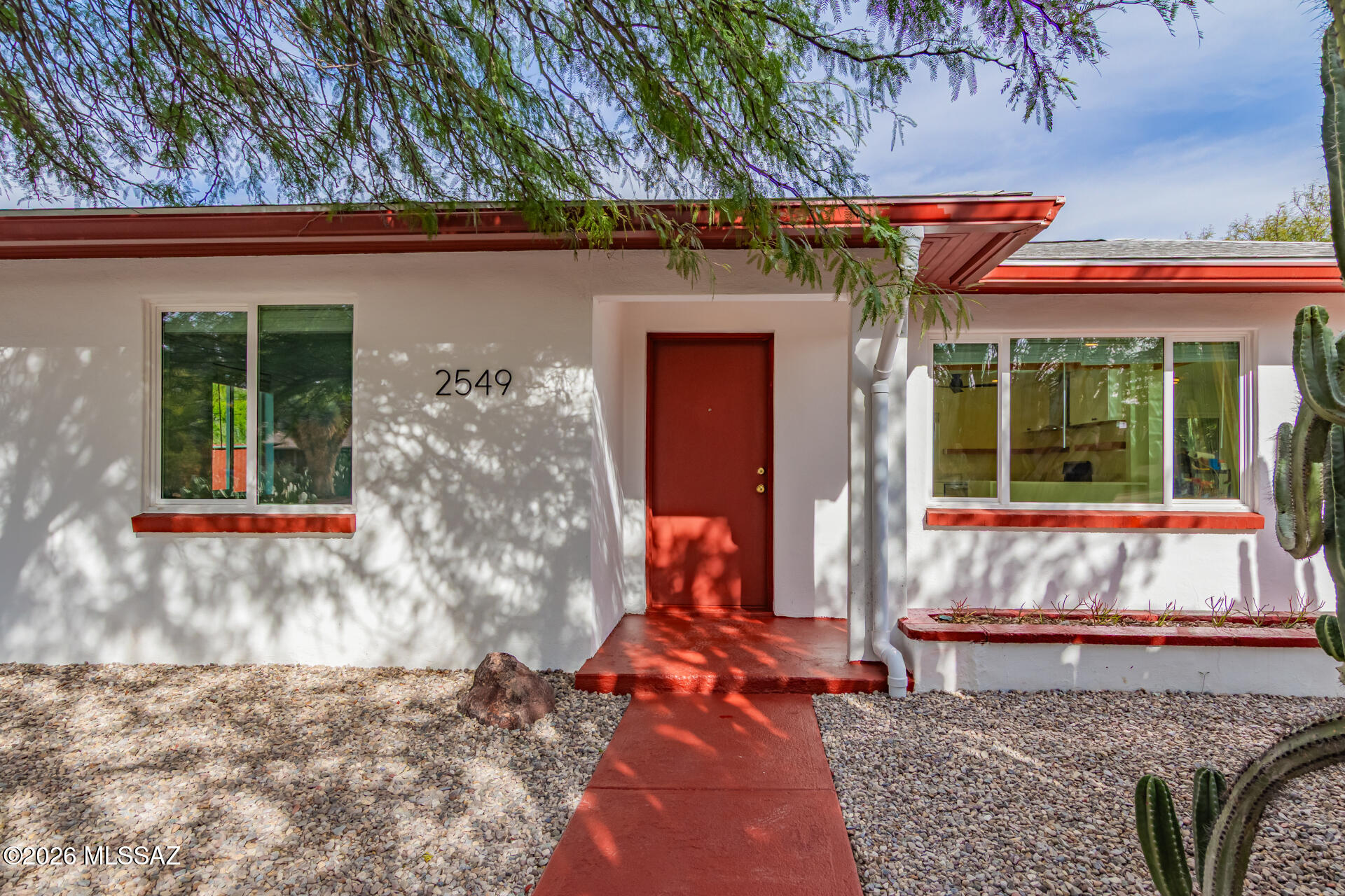 2549 E La Cienega Drive