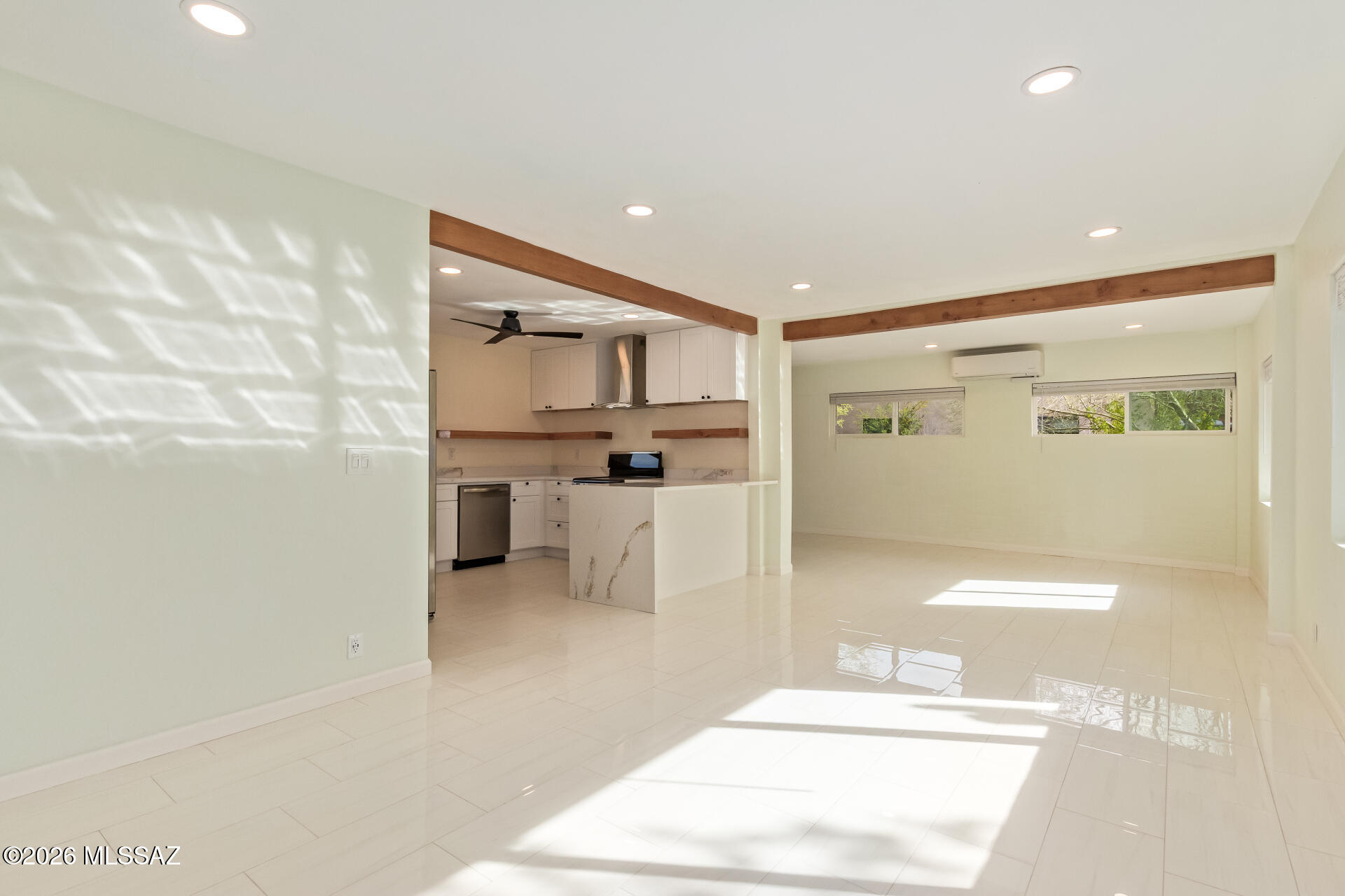 2549 E La Cienega Drive