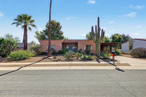 Photo of 945 S La Higuera, Green Valley, AZ 85614 (MLS # 22624759)