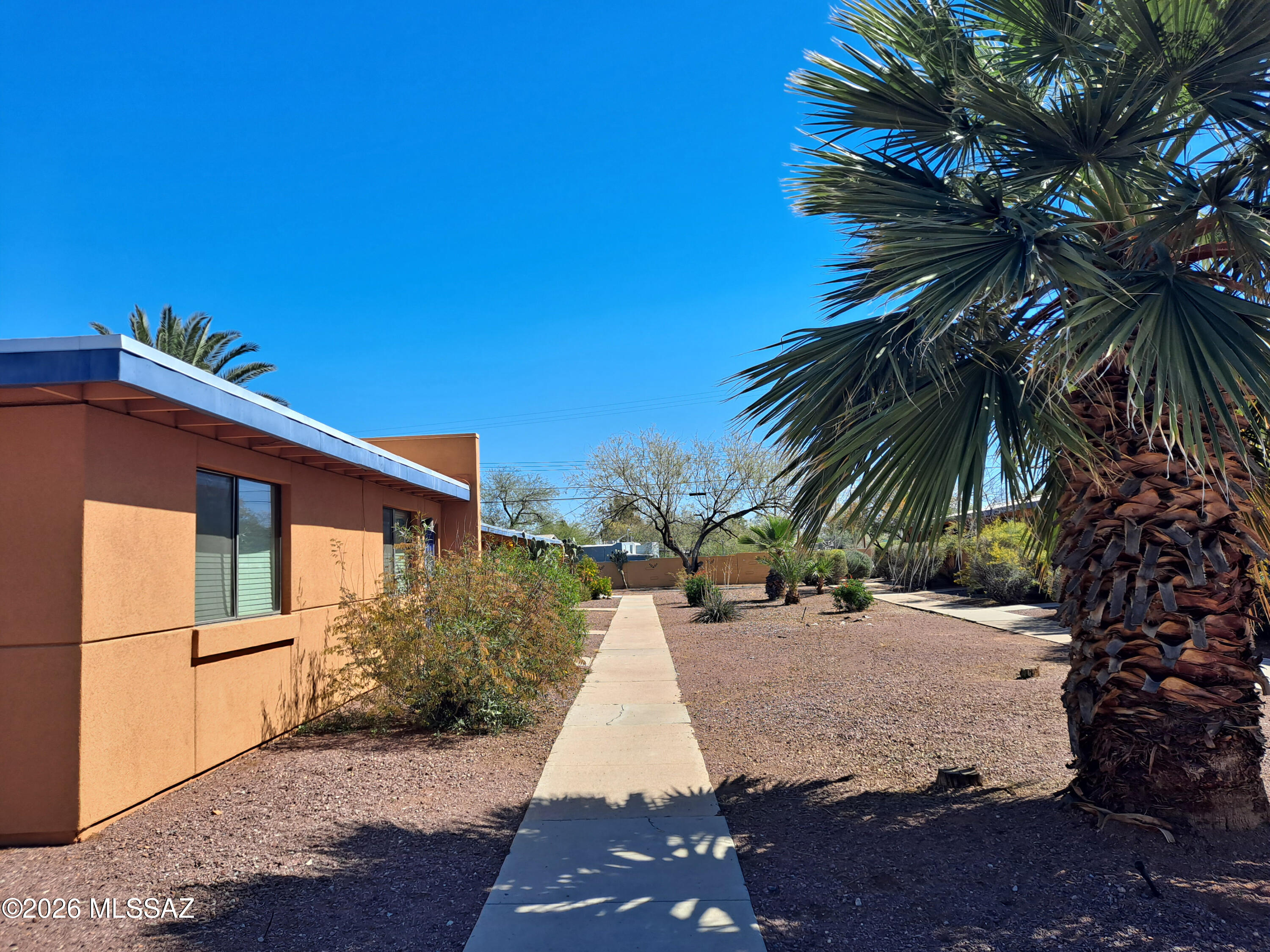 350 N Silverbell Road 40