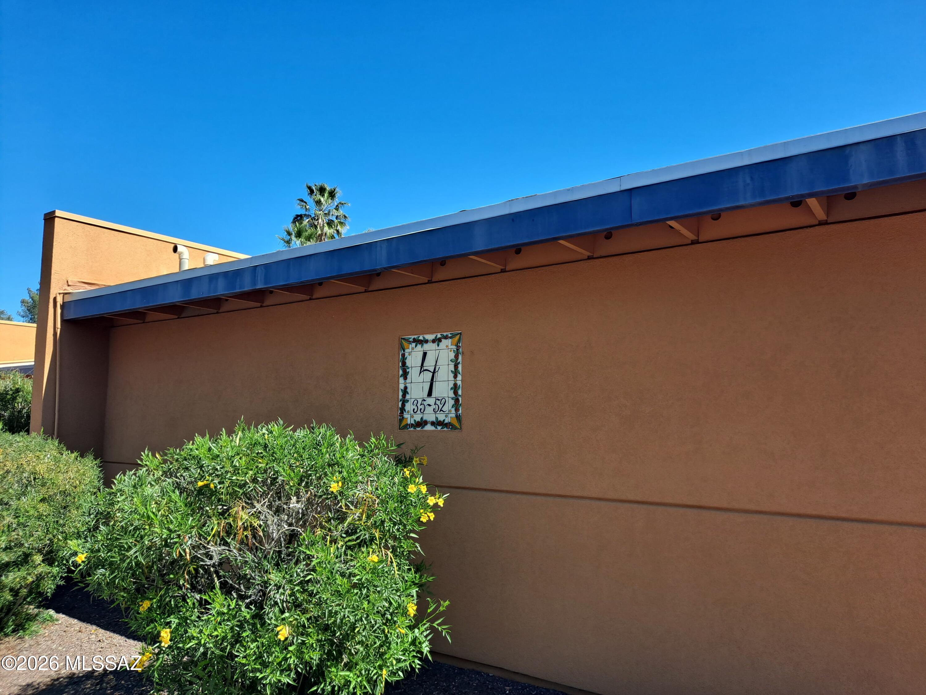 350 N Silverbell Road 40