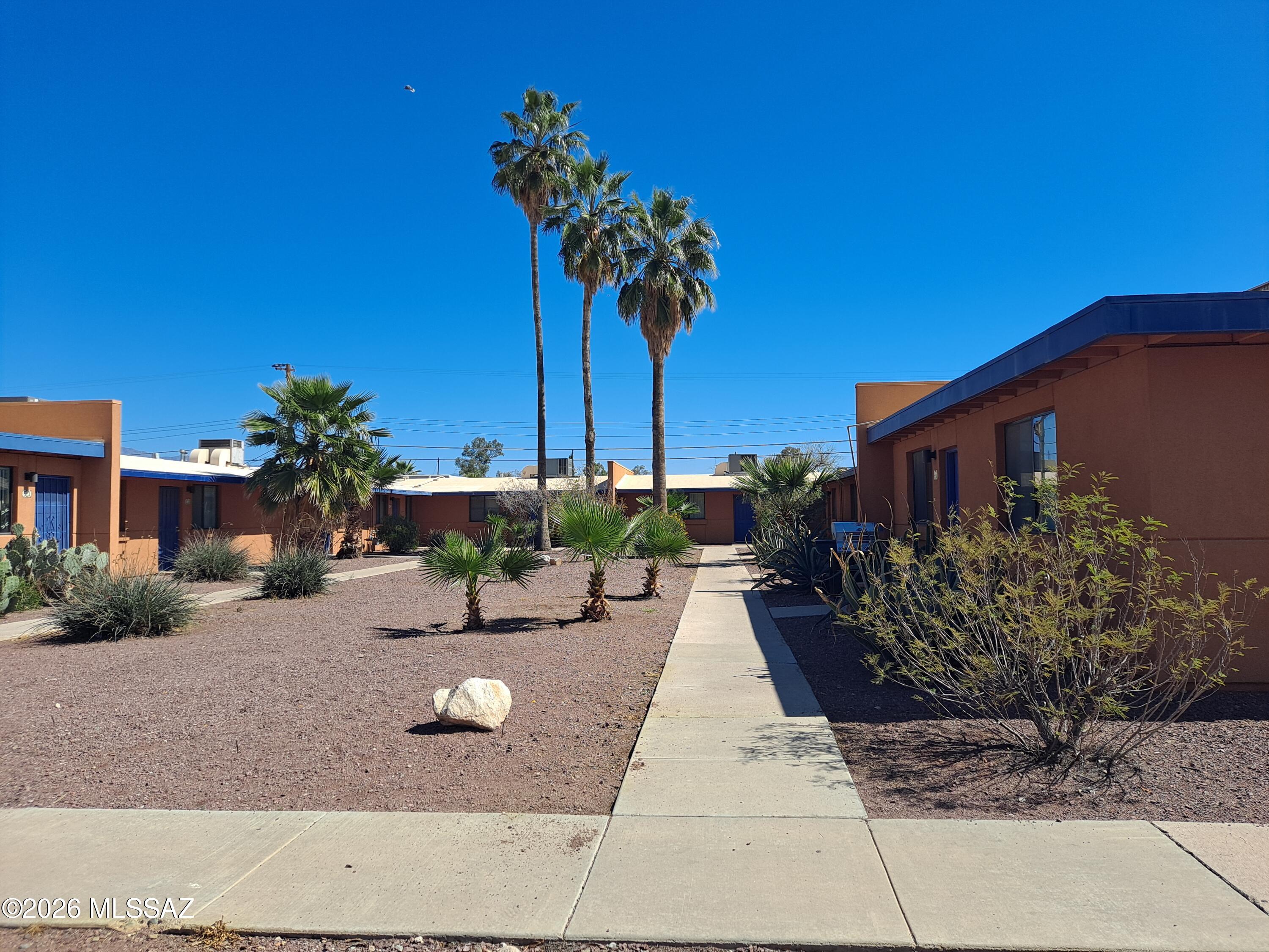 350 N Silverbell Road 40