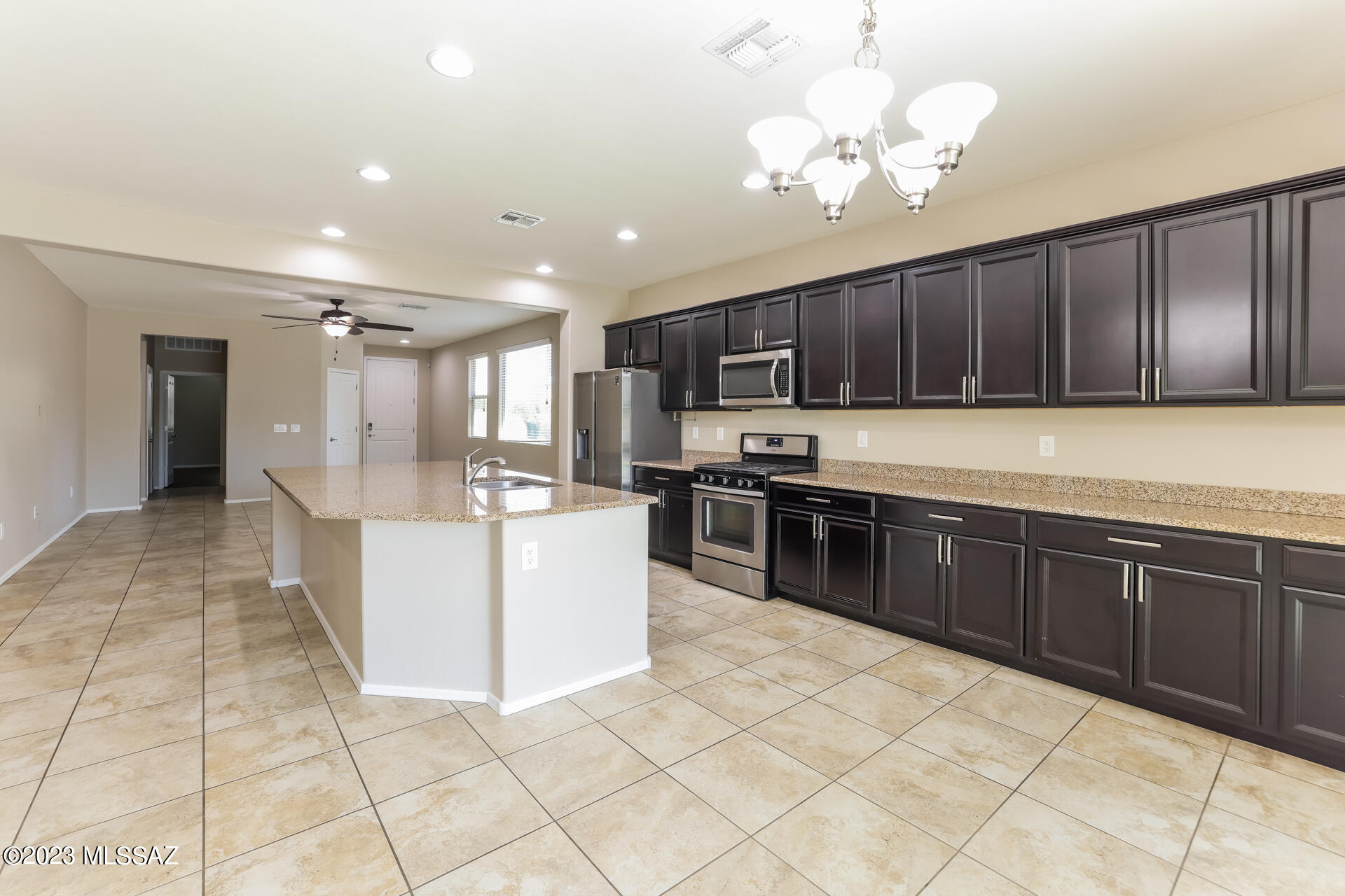 La Estancia De Tucson (1-330) - Residential Lease