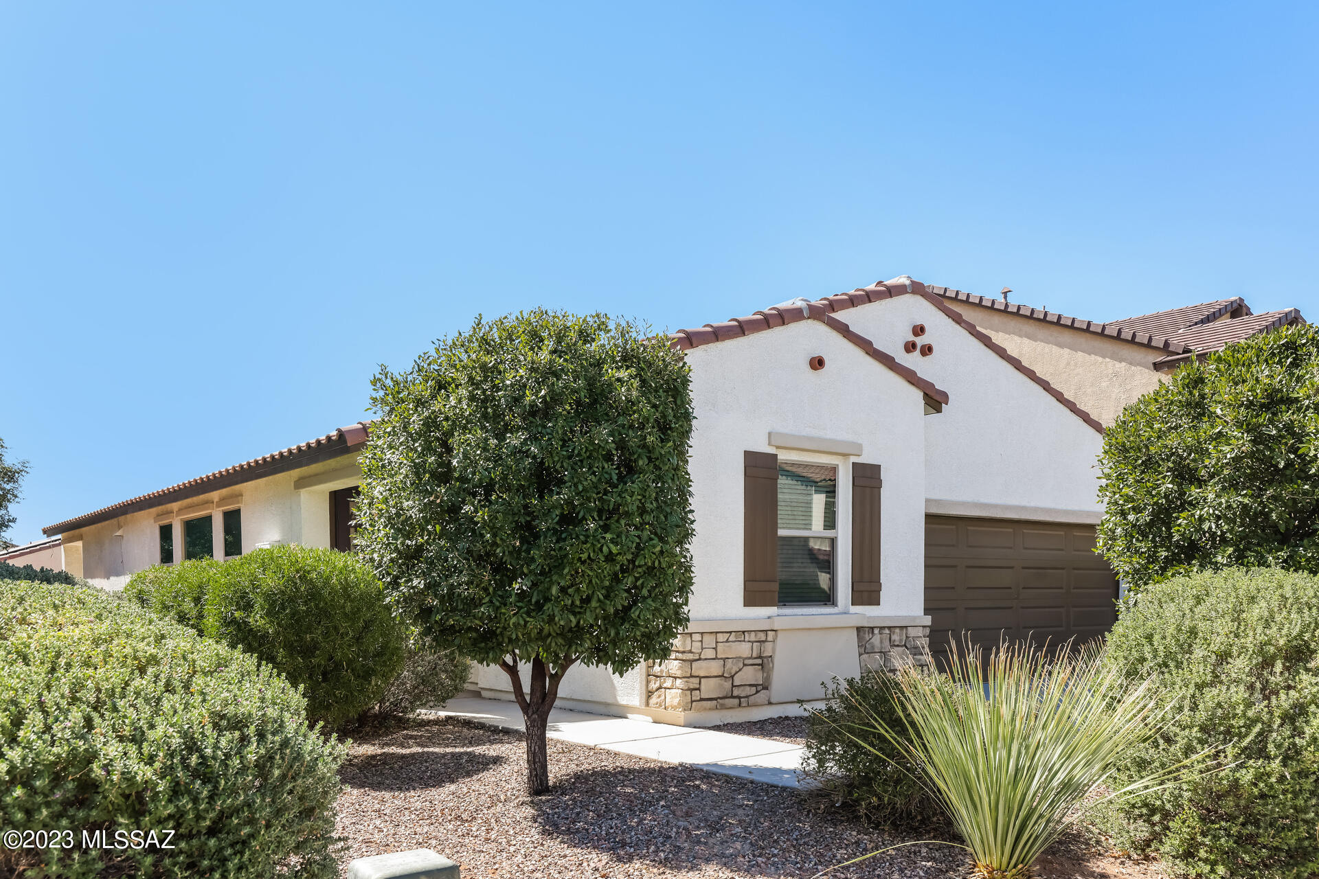 La Estancia De Tucson (1-330) - Residential Lease