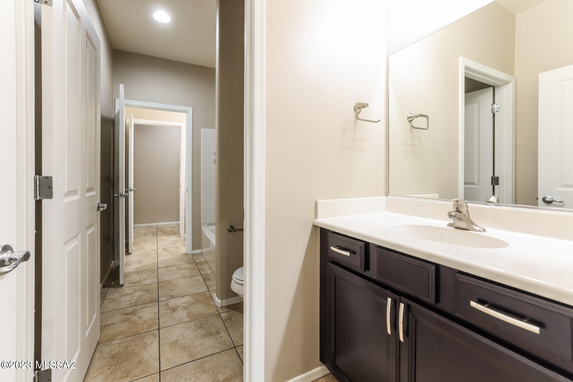 La Estancia De Tucson (1-330) - Residential Lease