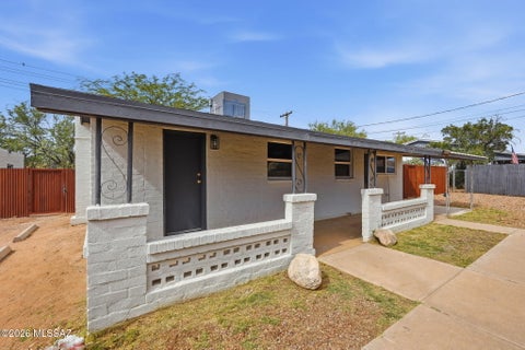 Photo of 4735 E 4th Street, Tucson, AZ 85711 (MLS # 22620272)
