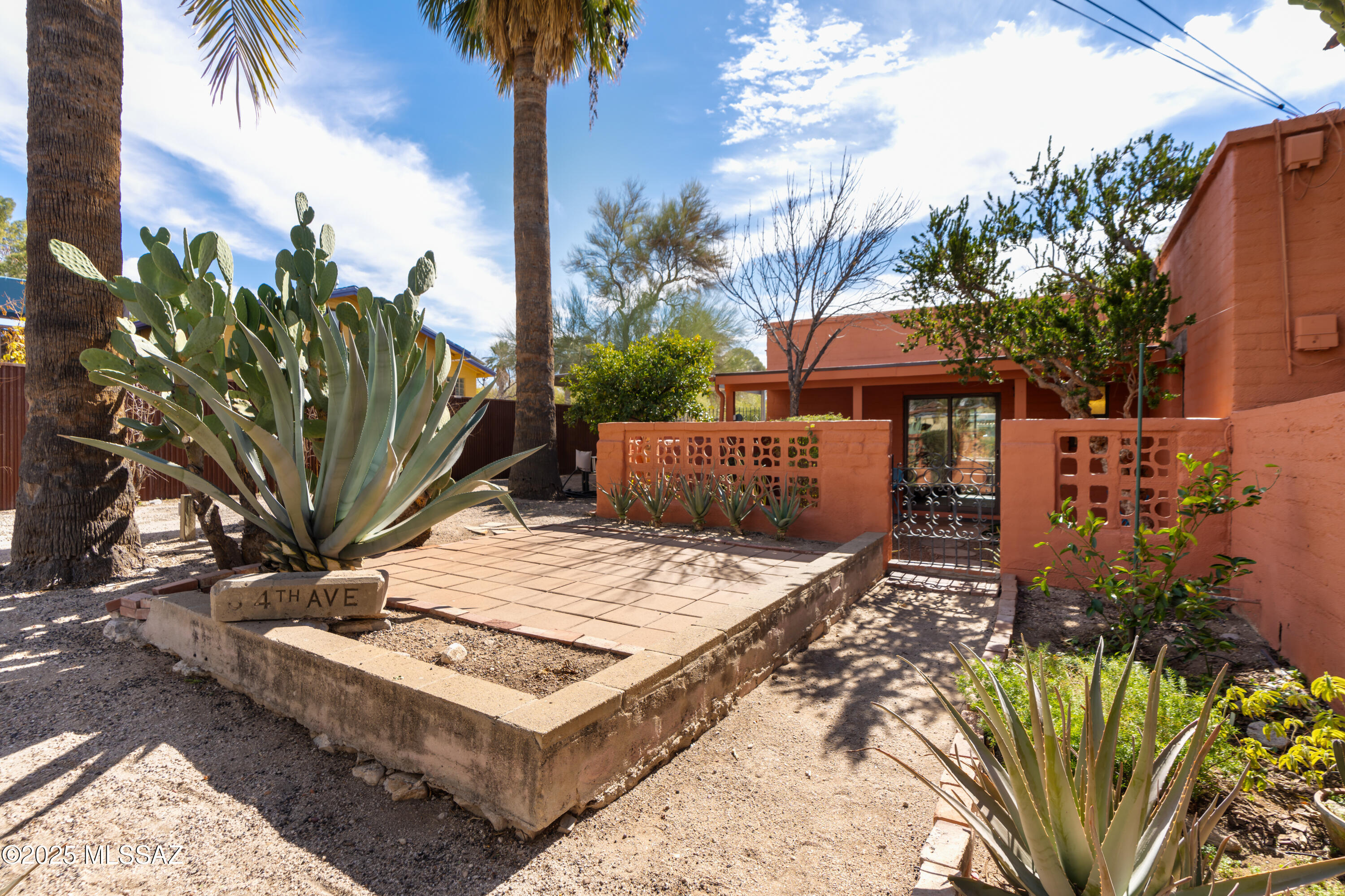 El Montevideo Estates - Residential