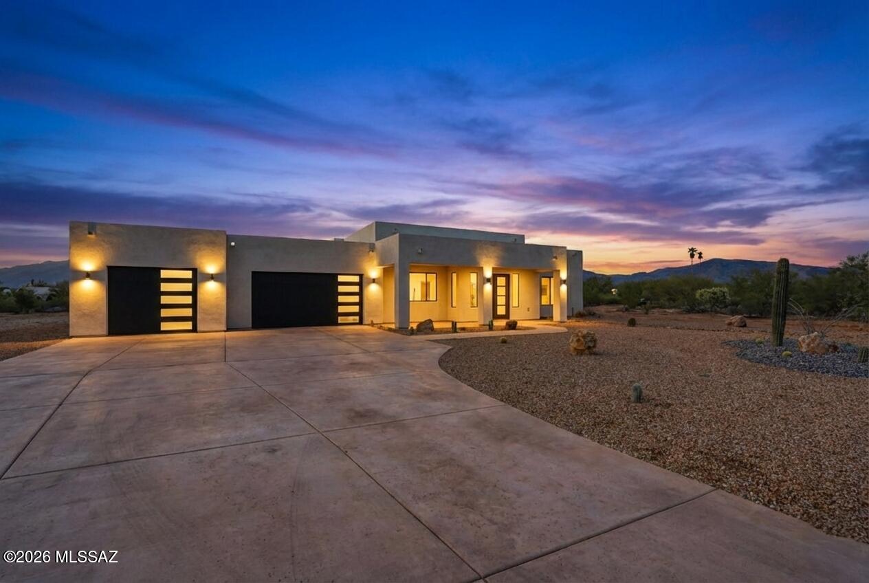 12159 E Los Reales Road