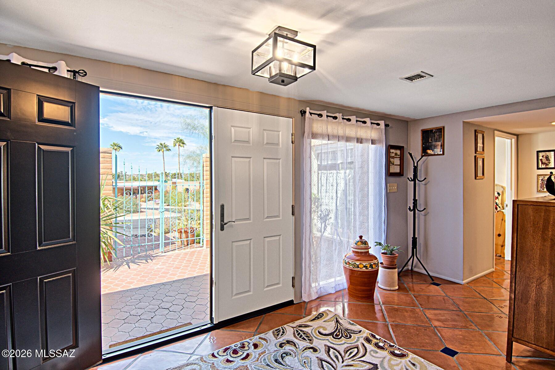 10160 N Valle Del Oro Drive