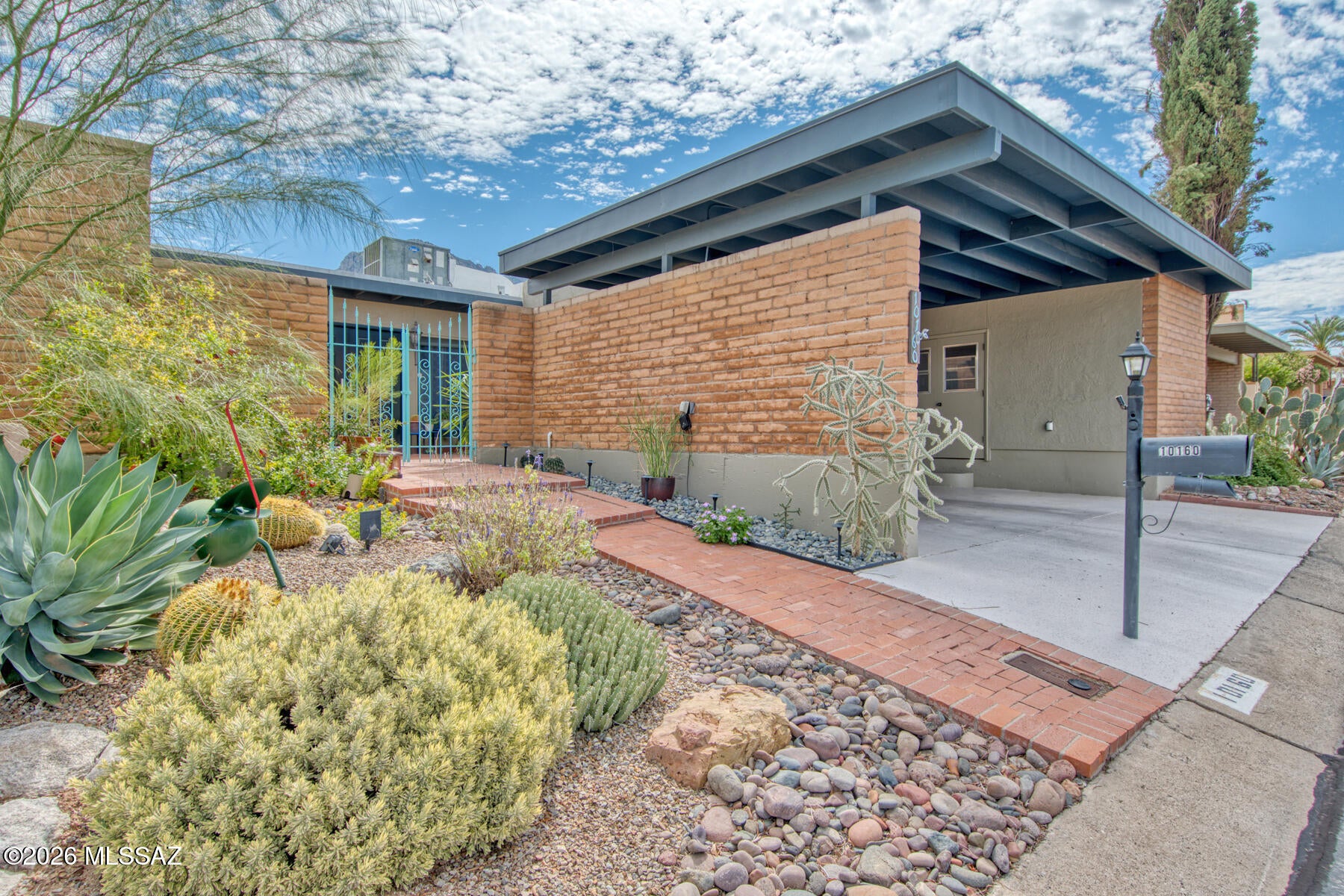 10160 N Valle Del Oro Drive