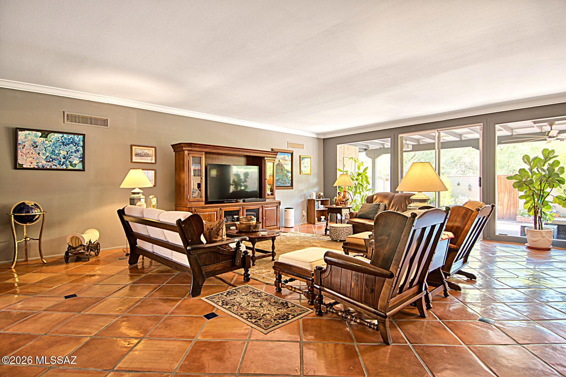 10160 N Valle Del Oro Drive