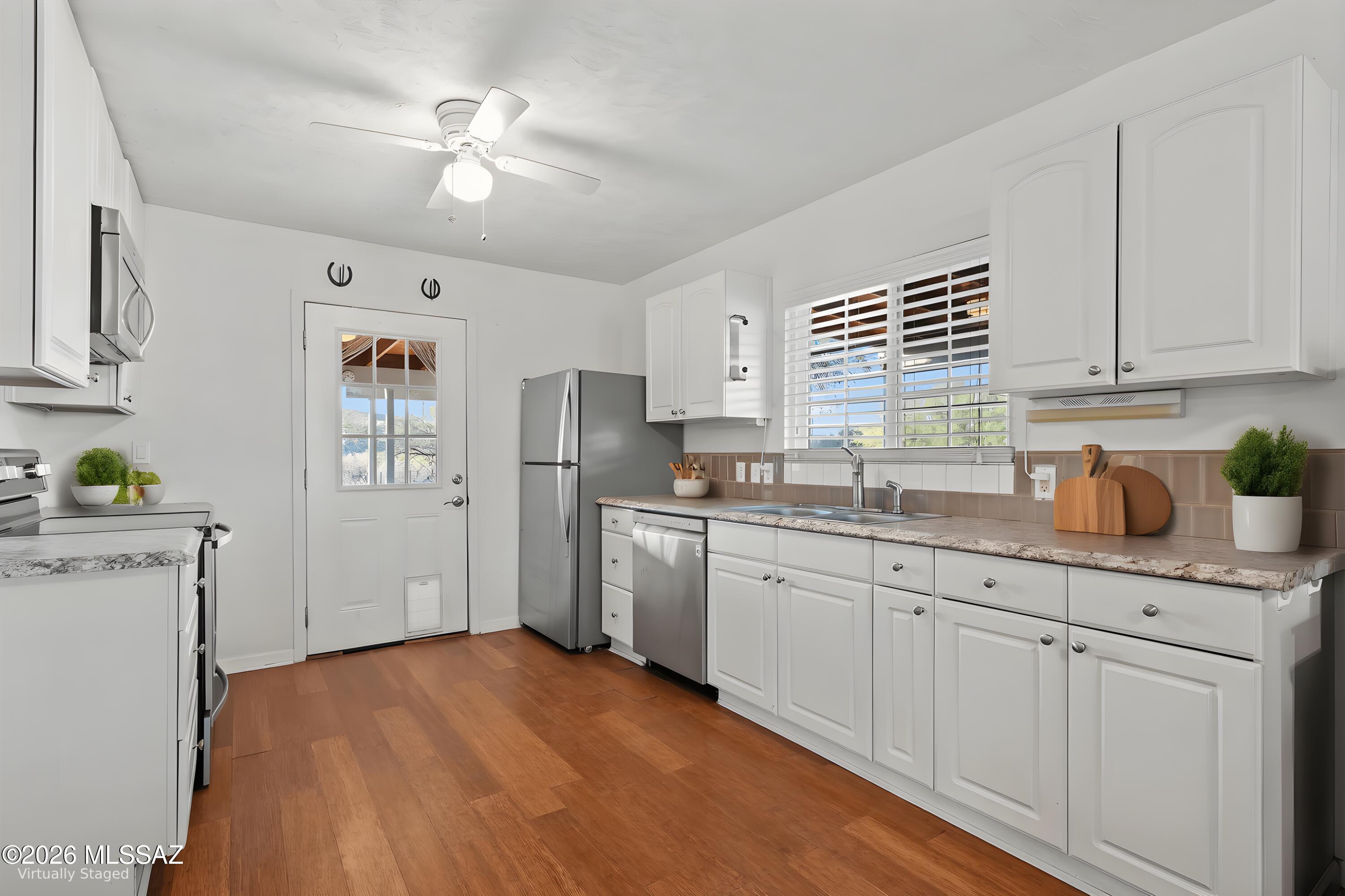 536 W Alamos Lane