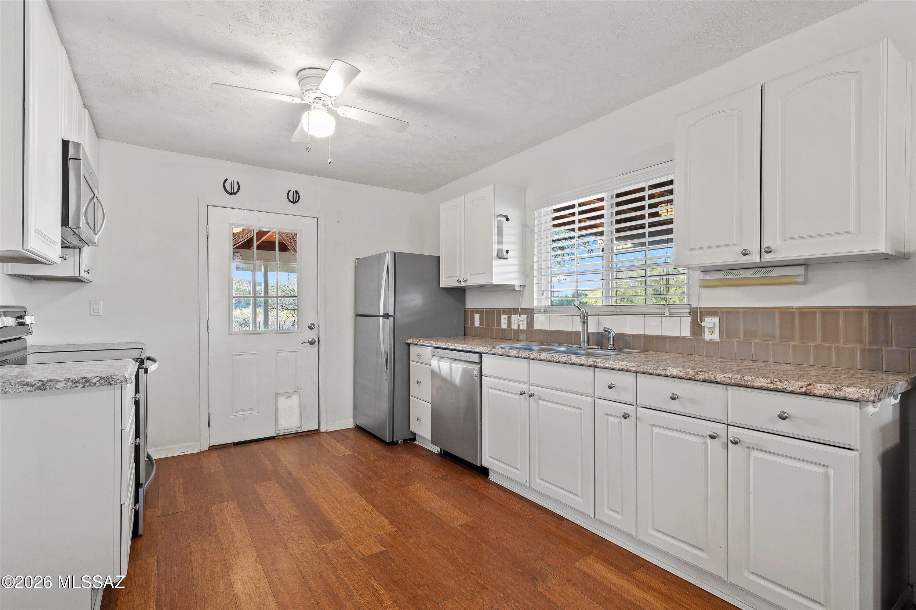 536 W Alamos Lane