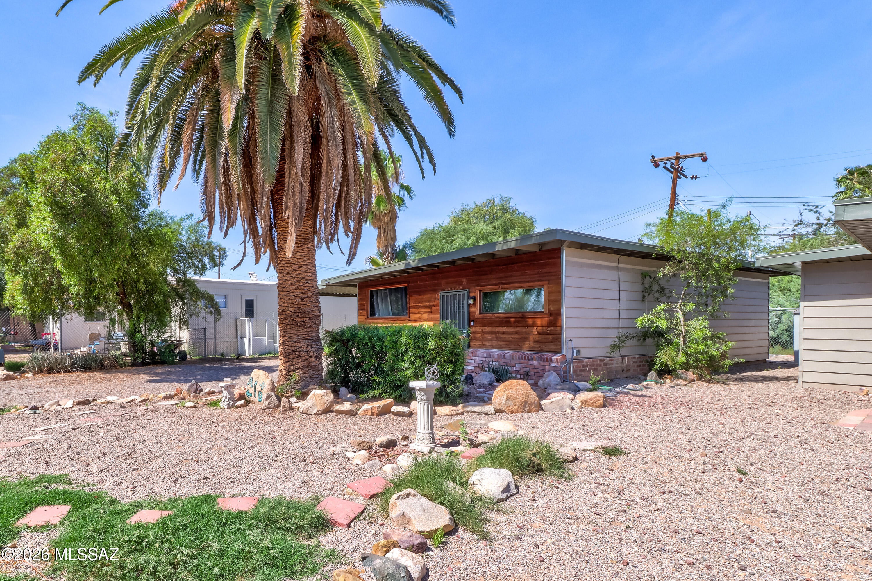 4621 N Camino Feliz
