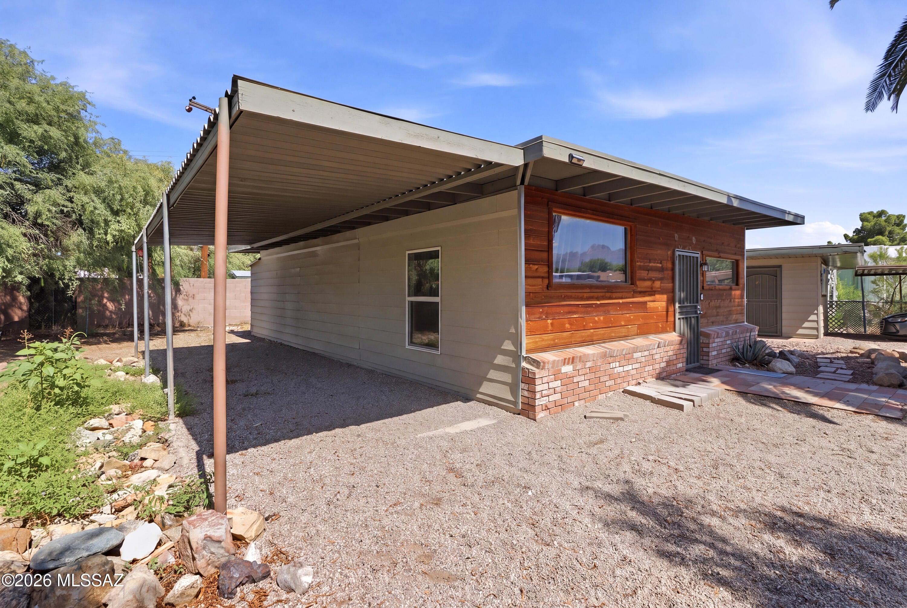 4621 N Camino Feliz