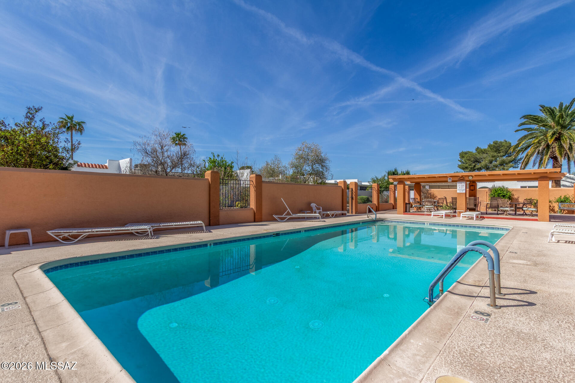 La Toluca Townhouses - Residential