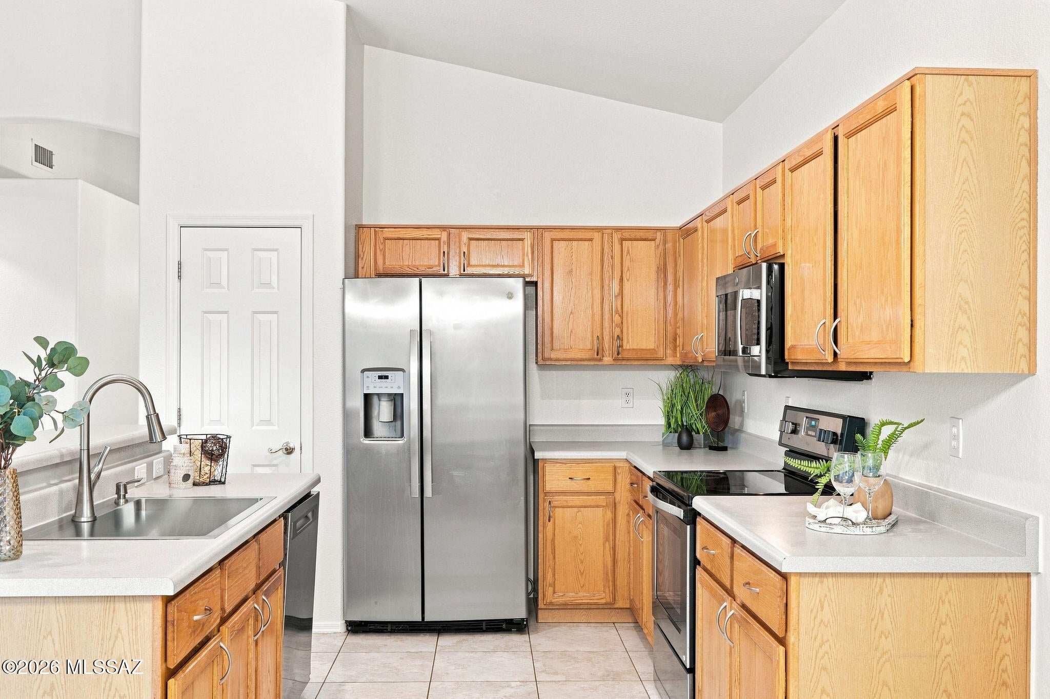 7810 E Calle Del Minique