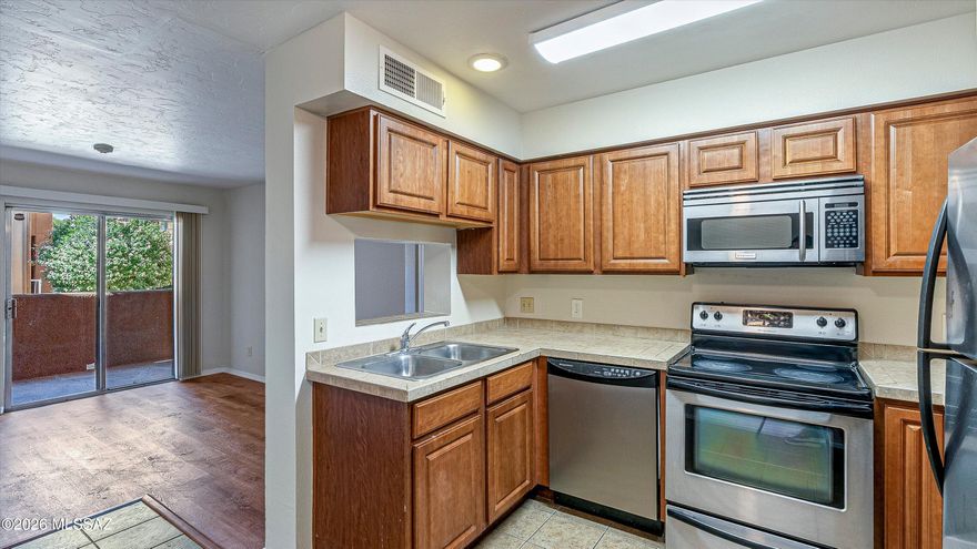 Move-In Ready at Casa Club Condominiums -- Central Tucson!
This beautifully updated ground-floor condo in the sought-after gated community of Casa Club is fresh, stylish, and ready for you. Featuring all-new interior paint and stainless steel appliances, all the work has been done -- just move in and enjoy!
Resort-style amenities abound with two pools, tennis and volleyball courts, a fitness center, sauna, billiards room, and a clubhouse lounge. Water, sewer, and trash are included, and one reserved covered parking space comes with the unit.
Perfectly located just minutes from the University of Arizona, with Trader Joe's, Tucson Mall, dining, shopping, and the Mountain Avenue Bike Path all nearby. This is Central Tucson living at an exceptional value.