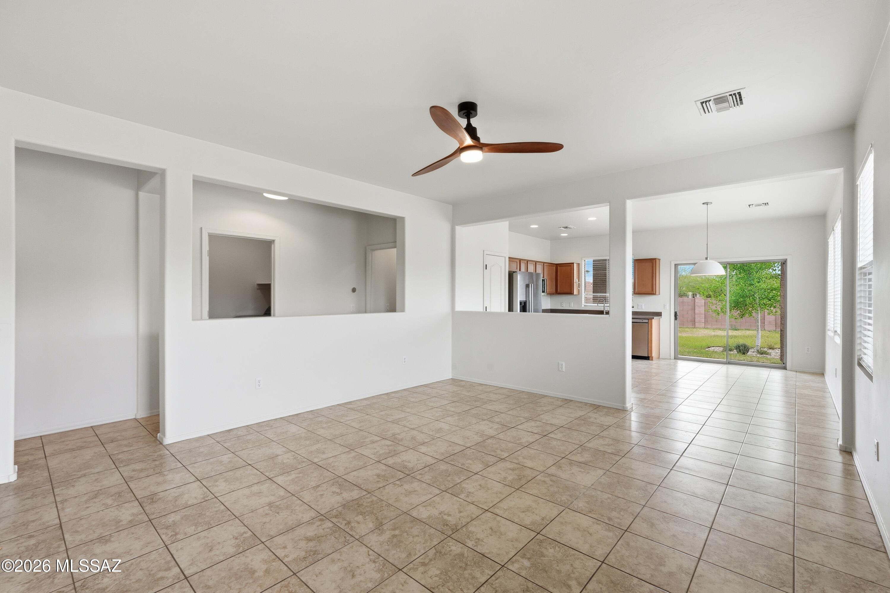 Madera Highlands Villages 1-10 & 15 - Residential Lease
