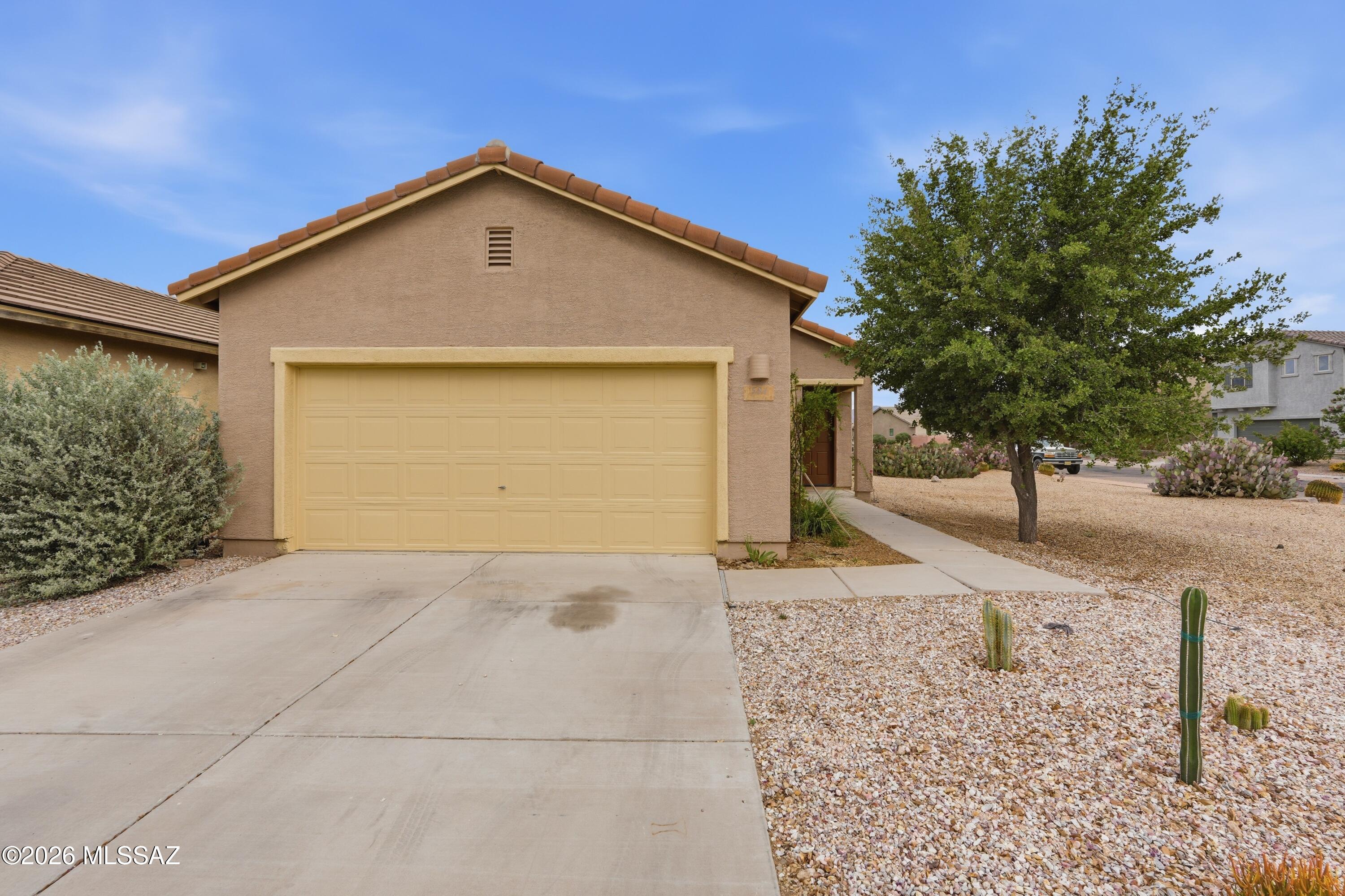 Madera Highlands Villages 1-10 & 15 - Residential Lease