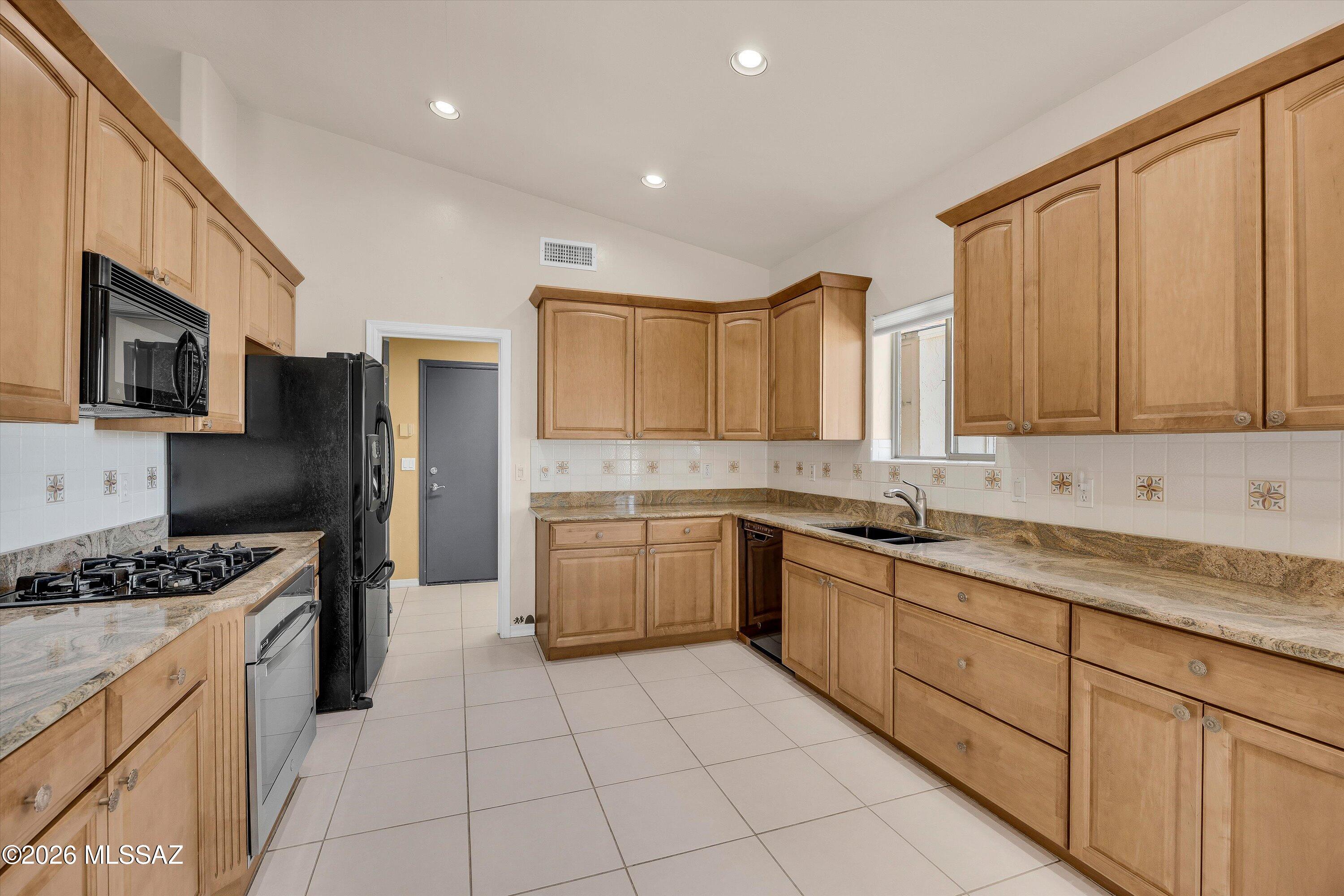 7908 N Placita Murrieta