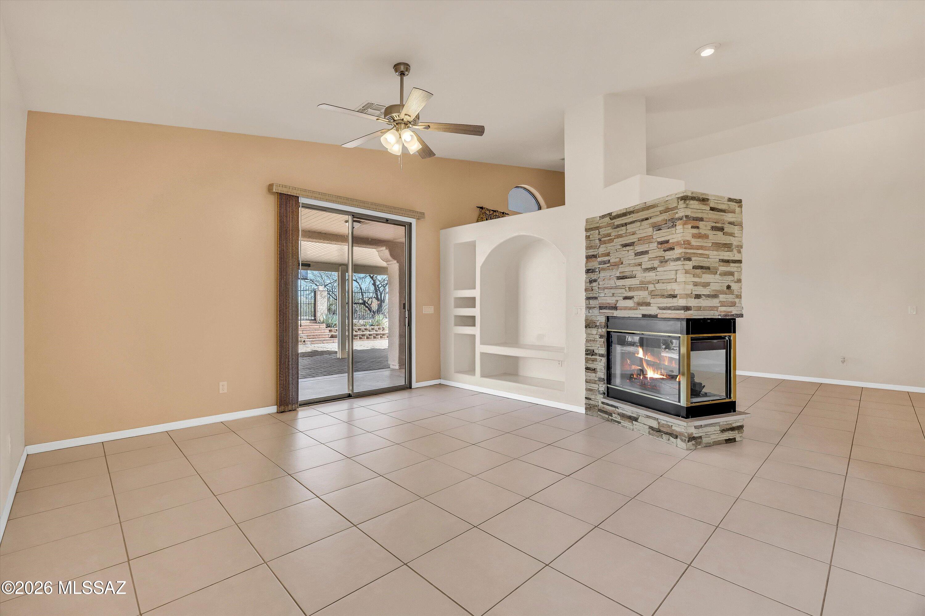 7908 N Placita Murrieta