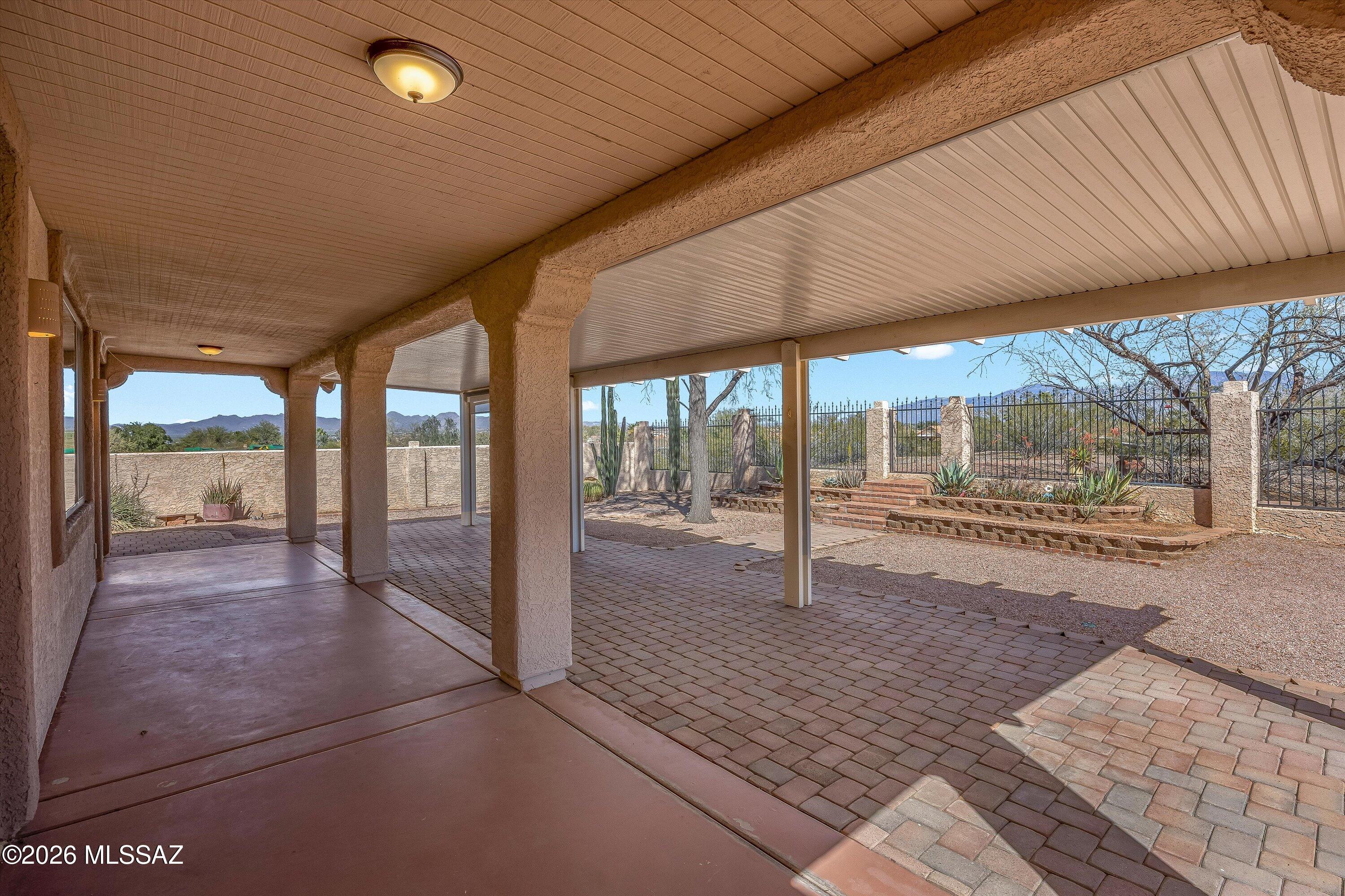 7908 N Placita Murrieta