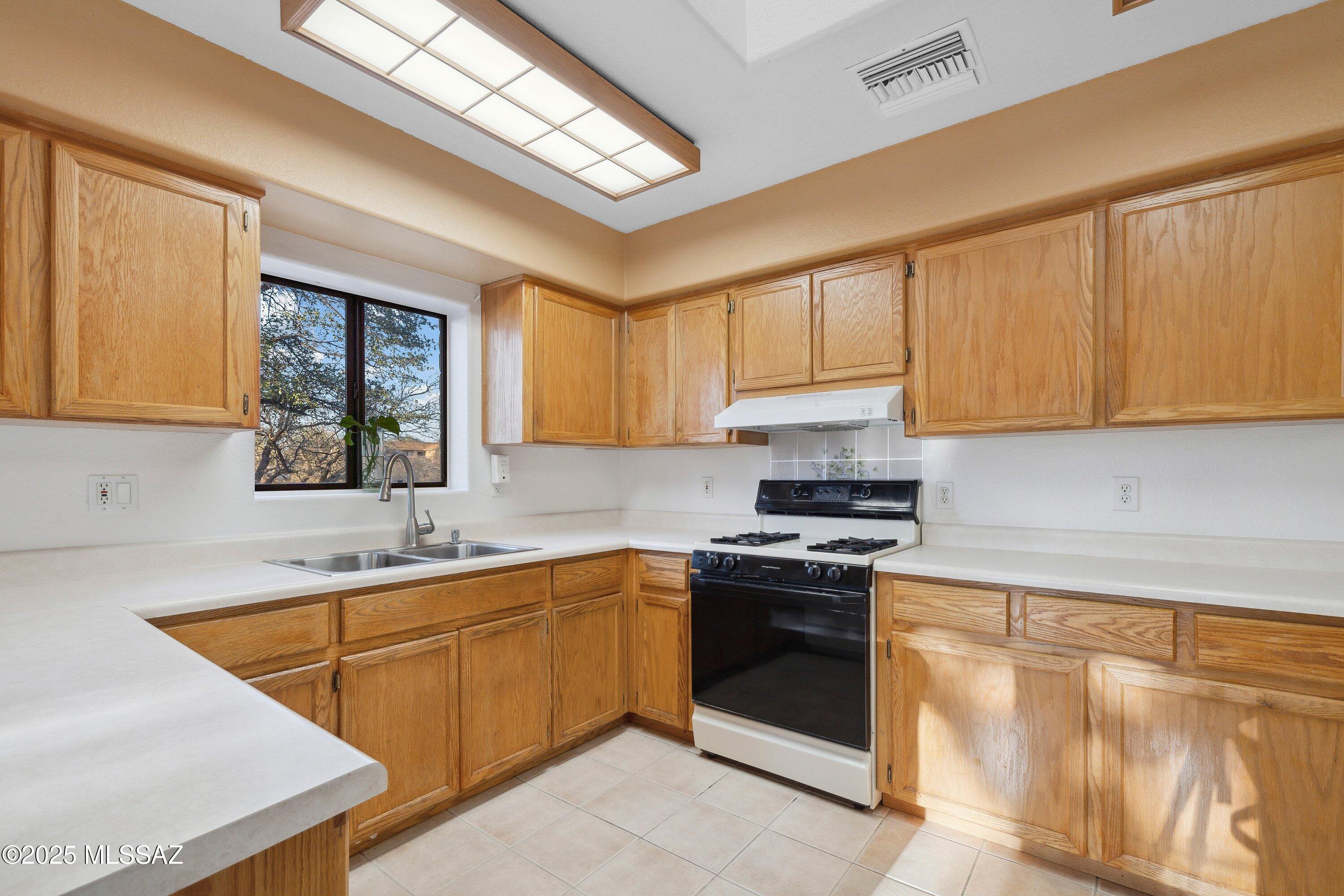 Oak Hills 01 - Residential
